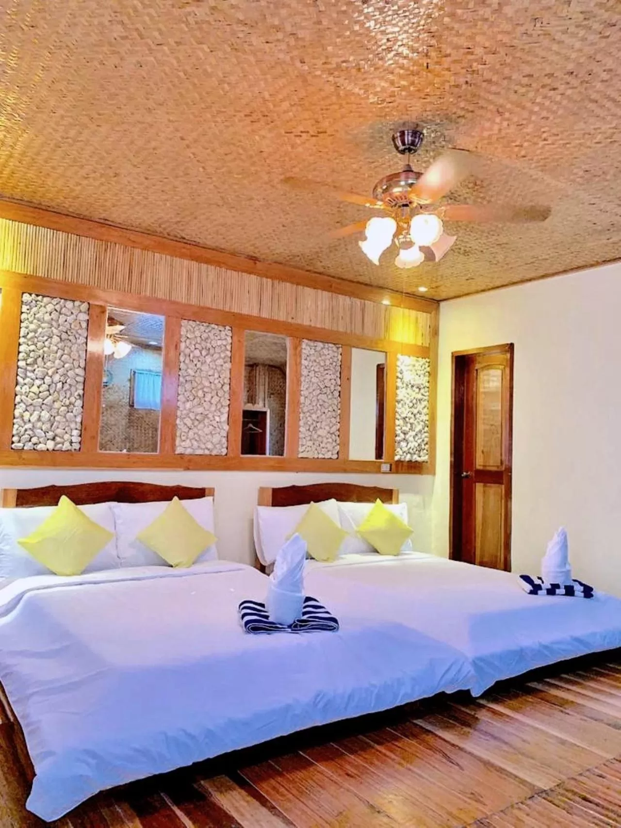 Bedroom, Bed in Peak View Resort