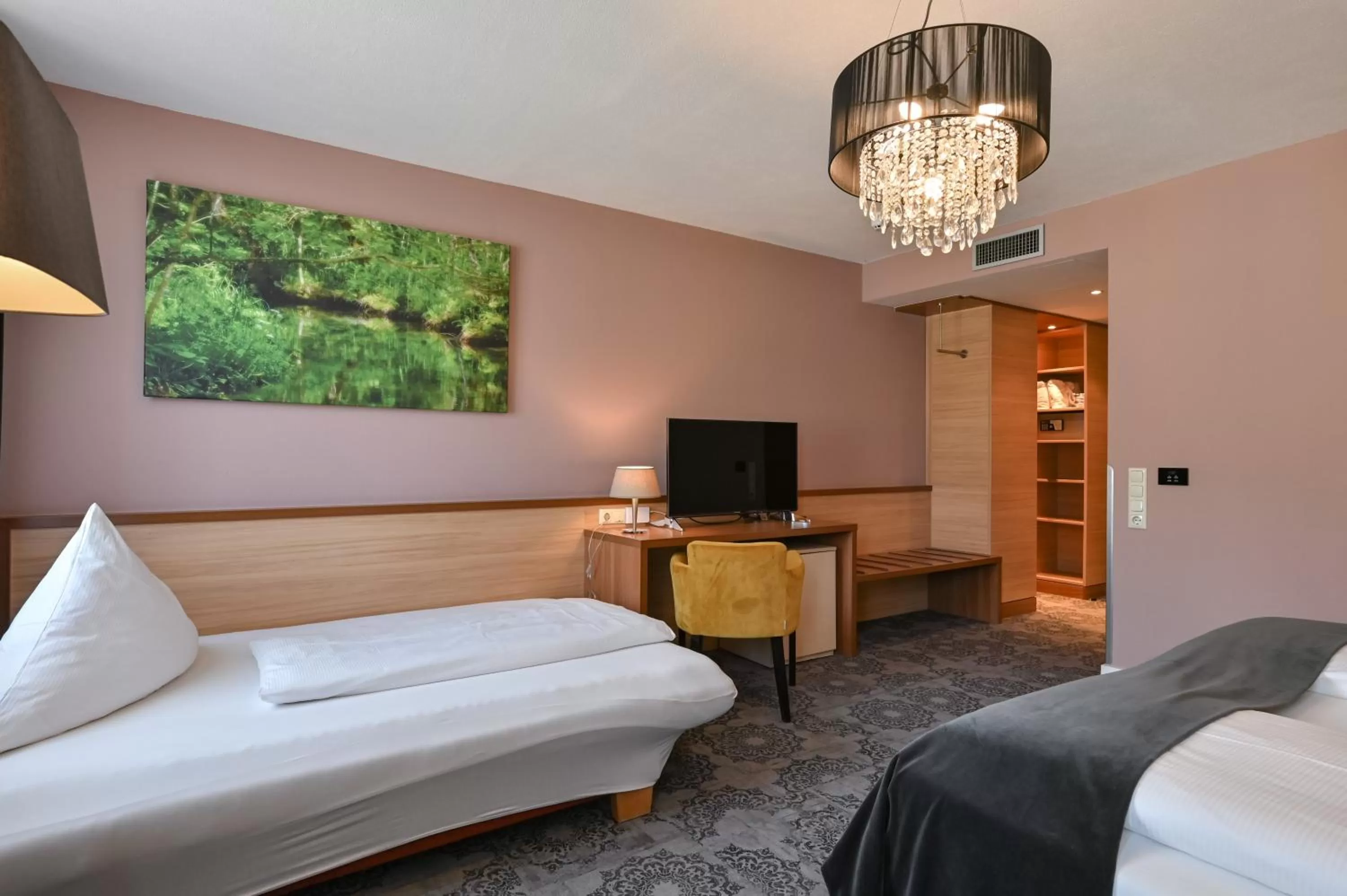 Bedroom, Bed in Hotel Sonne