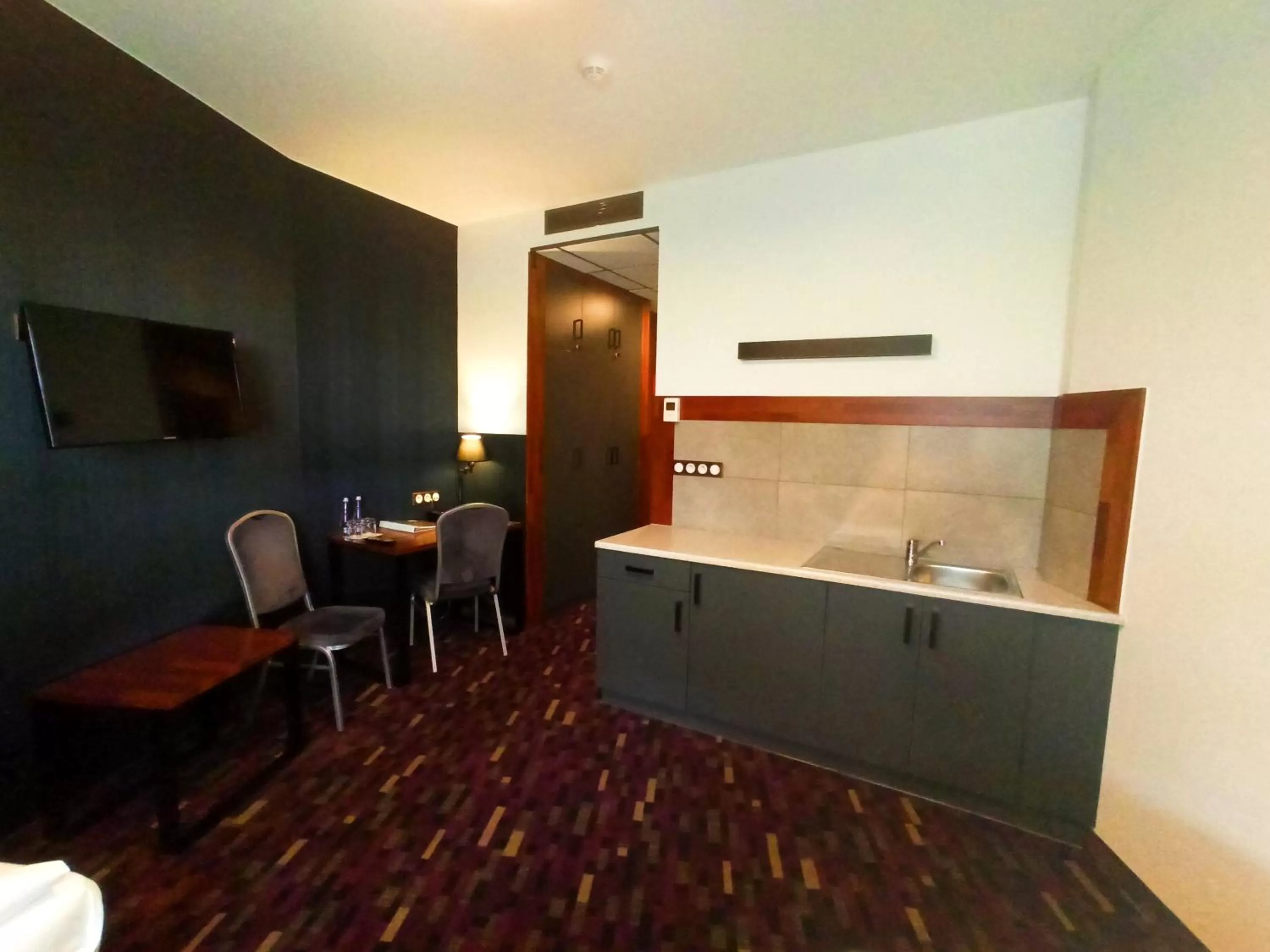 Kitchen or kitchenette in Hotel Modus