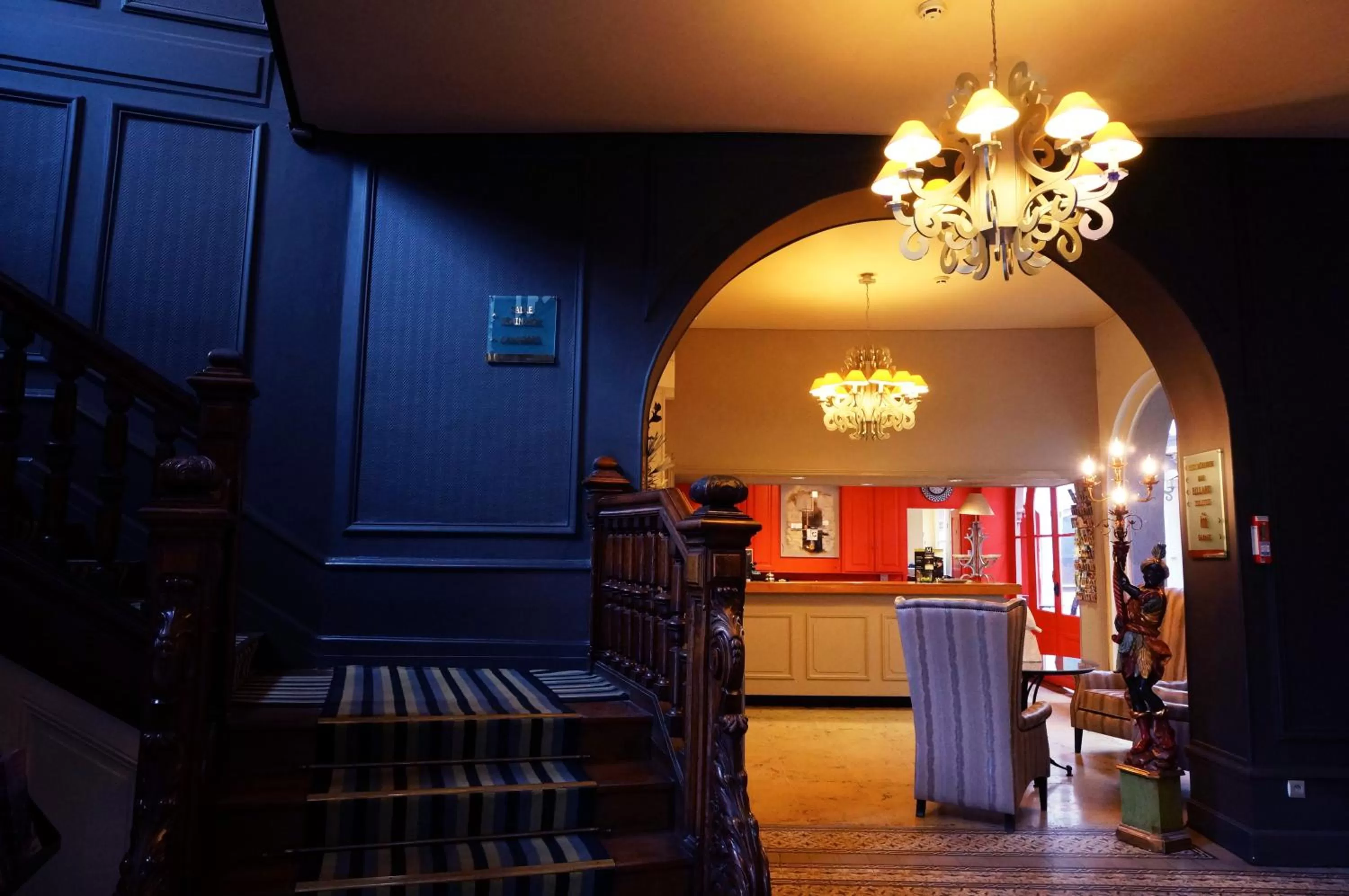 Lobby or reception in LOGIS Hôtel de Bourgogne - Mâcon