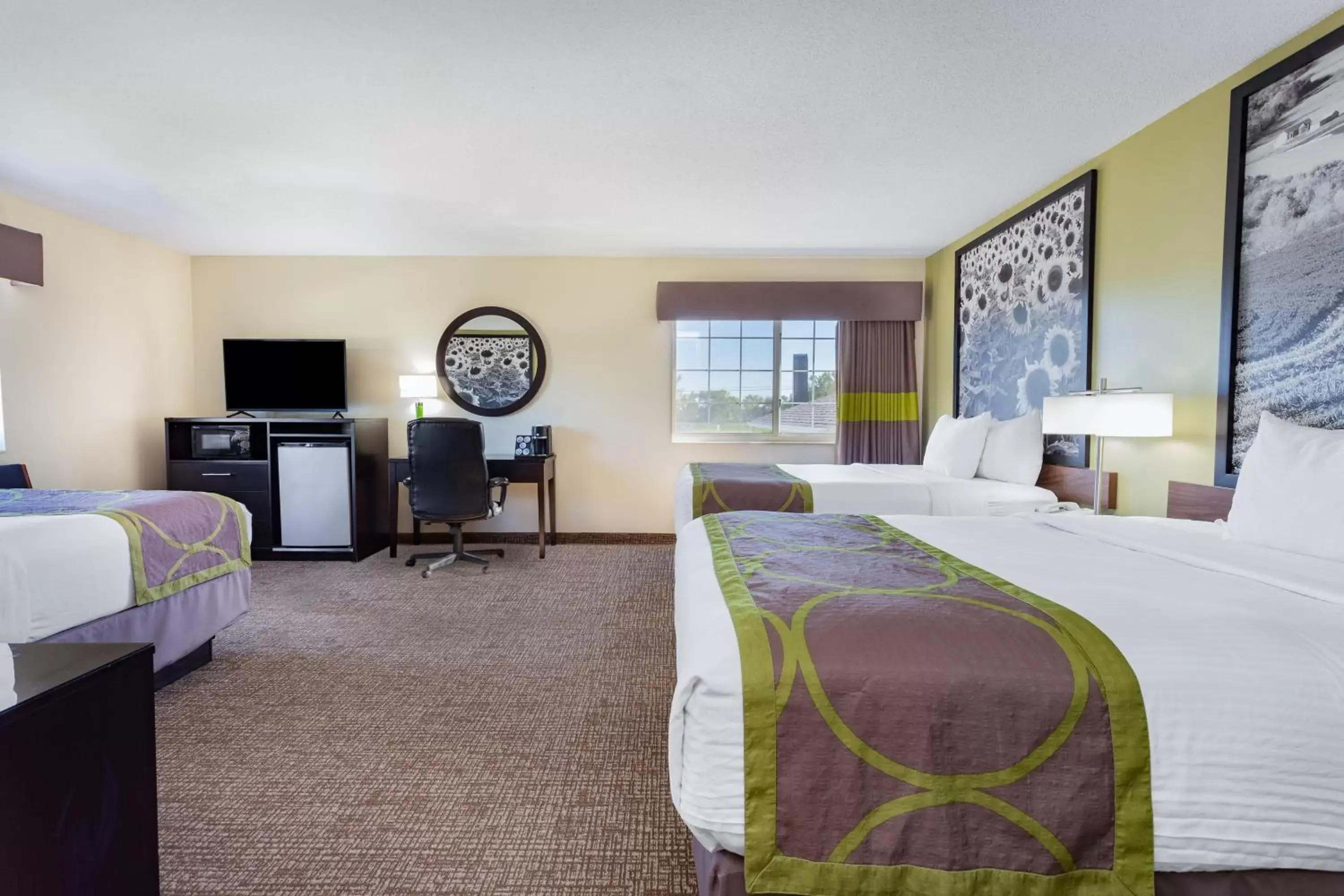 Queen Suite - Non-Smoking in Super 8 by Wyndham Emmetsburg Queen Suite - Non-Smoking in Super 8 by Wyndham Emmetsburg