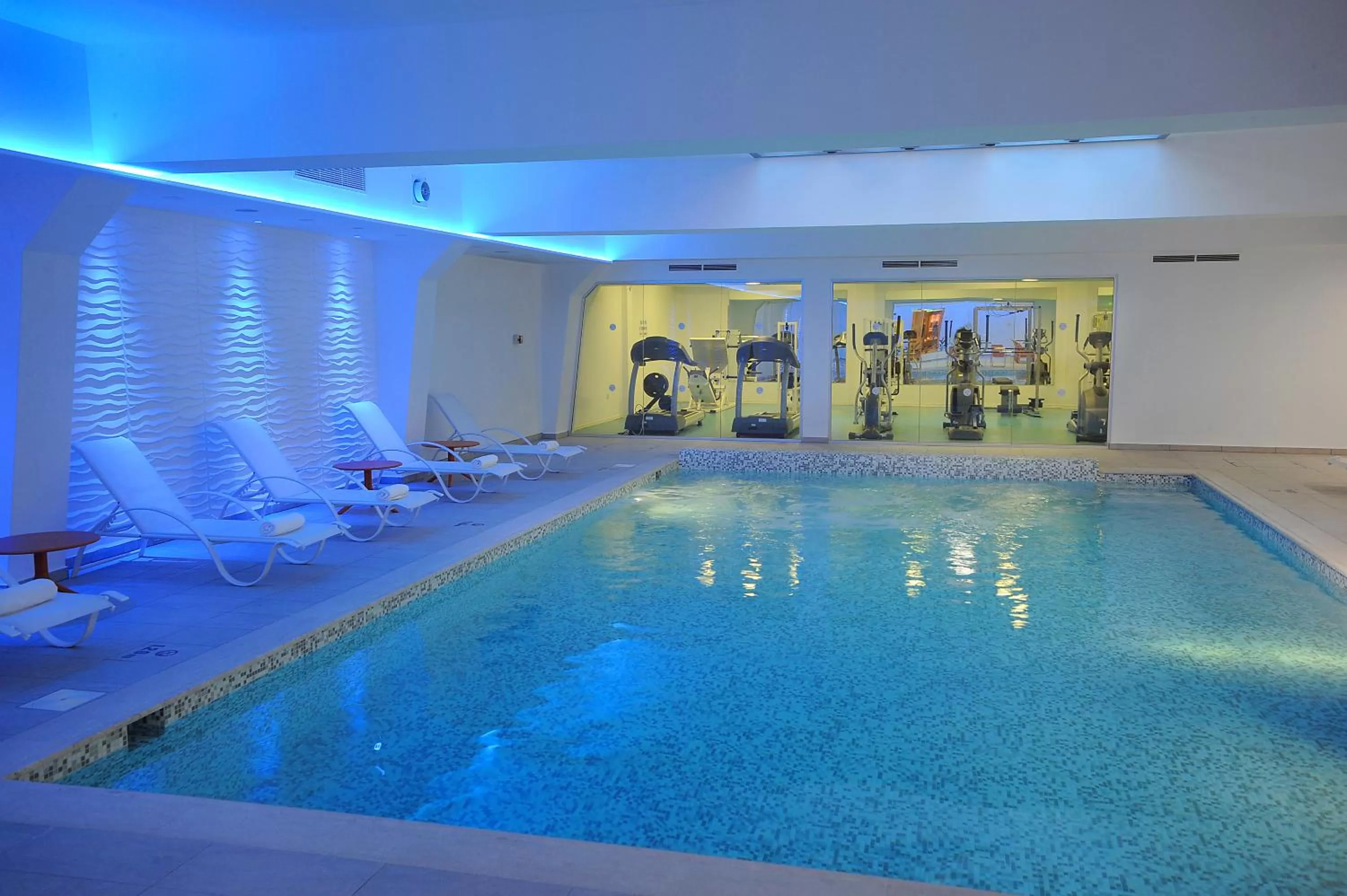 Swimming pool in Nestor Hotel