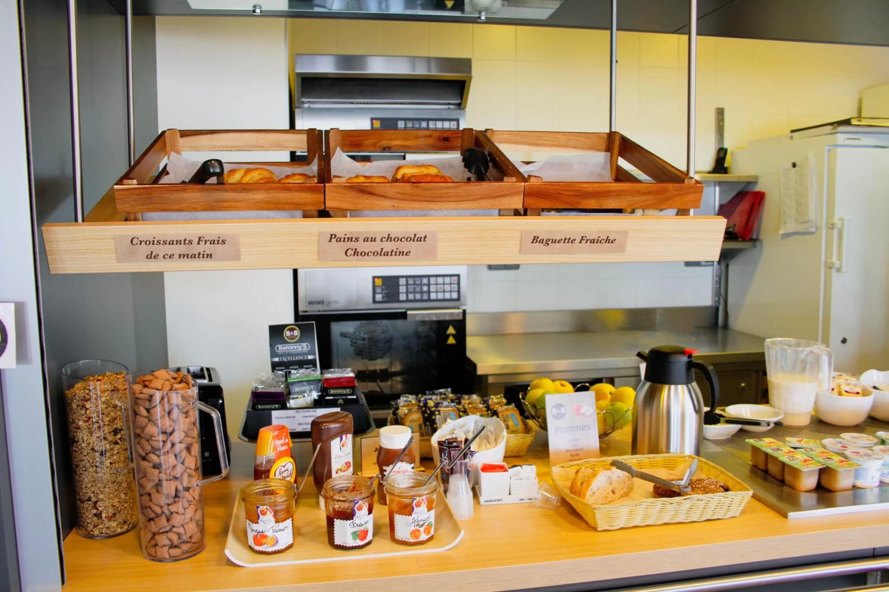 Buffet breakfast in B&B HOTEL Valence TGV Romans