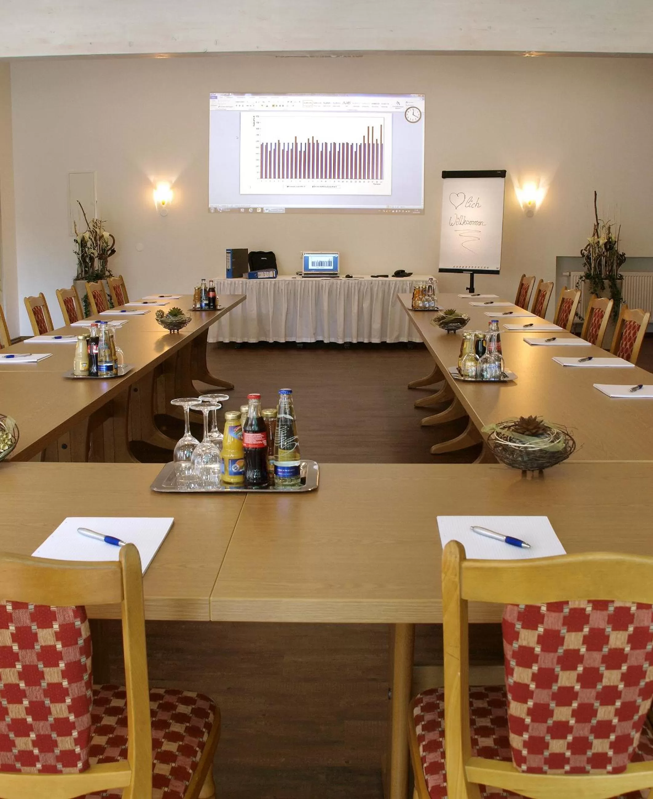 Business facilities in Hotel Restaurant Zum Goldenen Anker mit Hallenbad