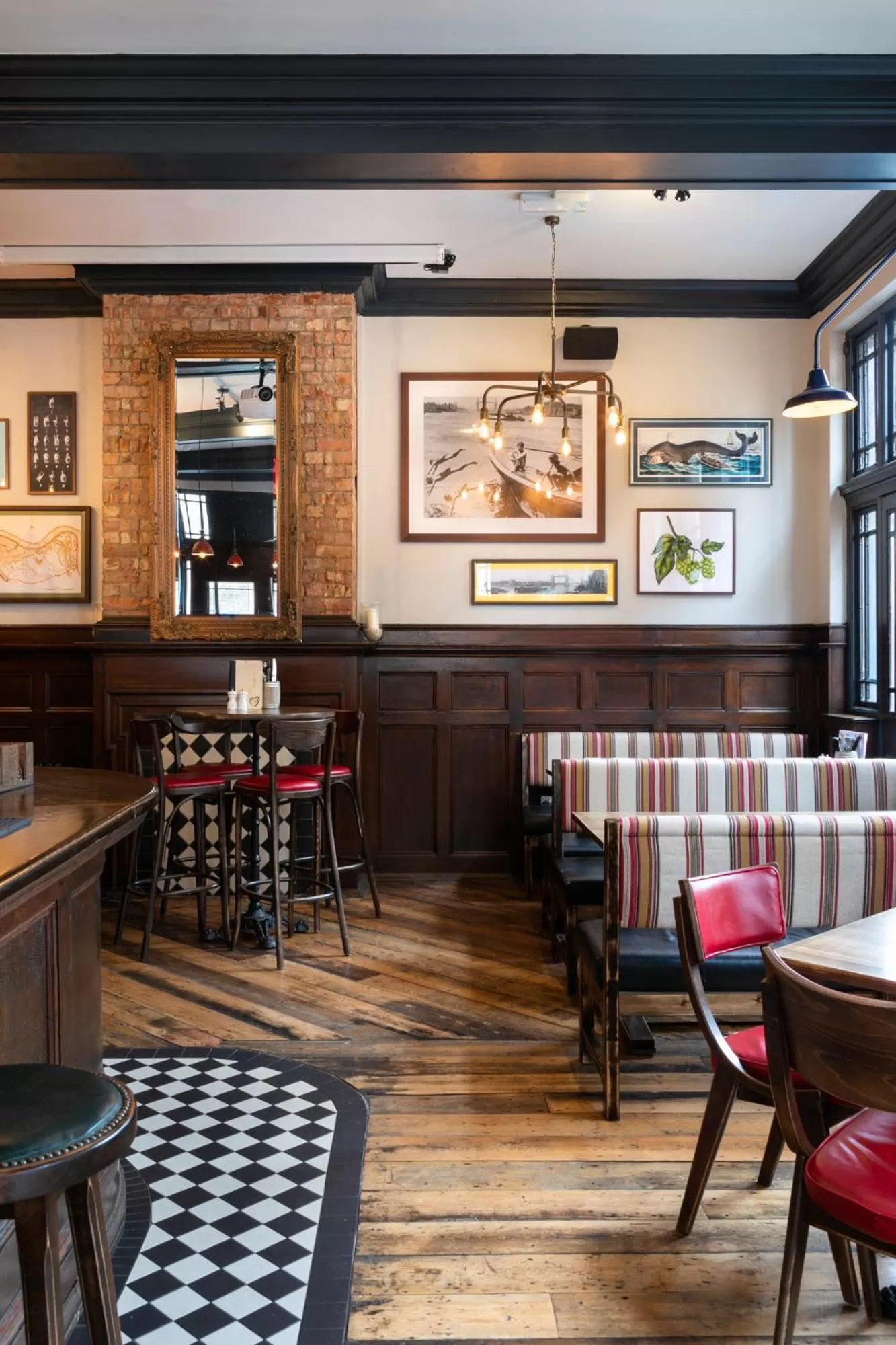 Dining area in PubLove @ The Rose & Crown
