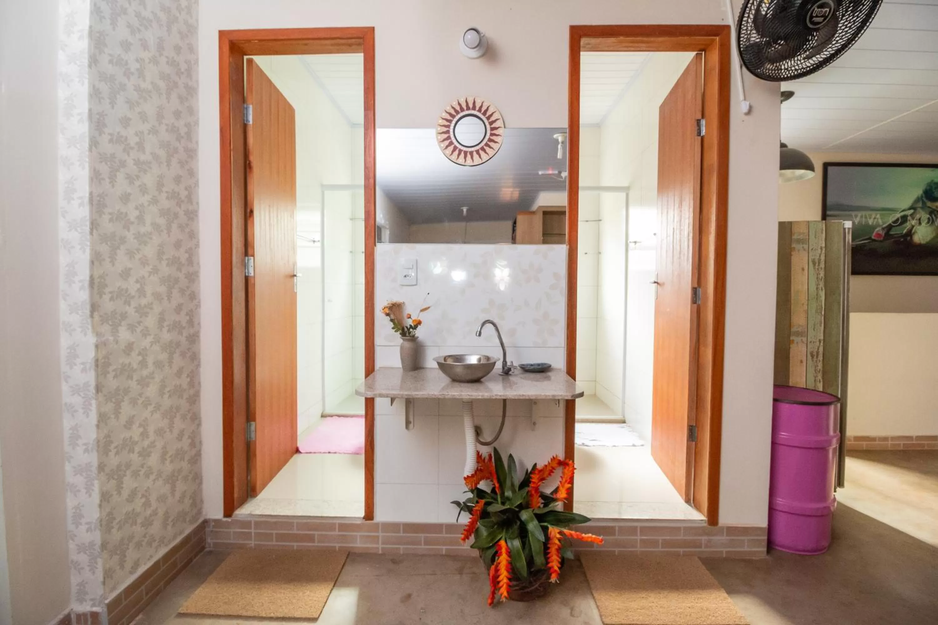 Toilet, Lobby/Reception in A Casa Morro do Moreno