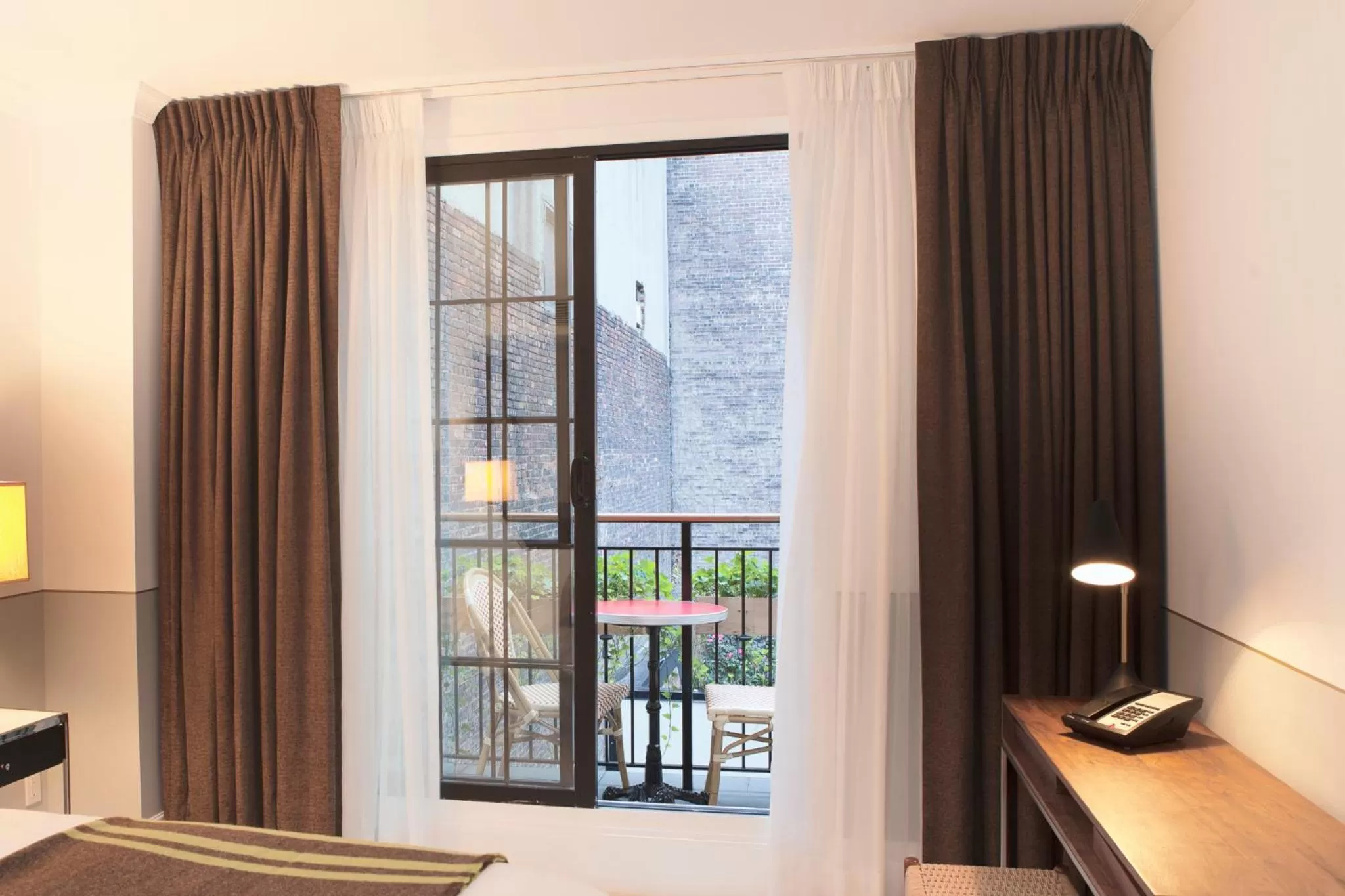 Balcony/Terrace, Bed in The Broome