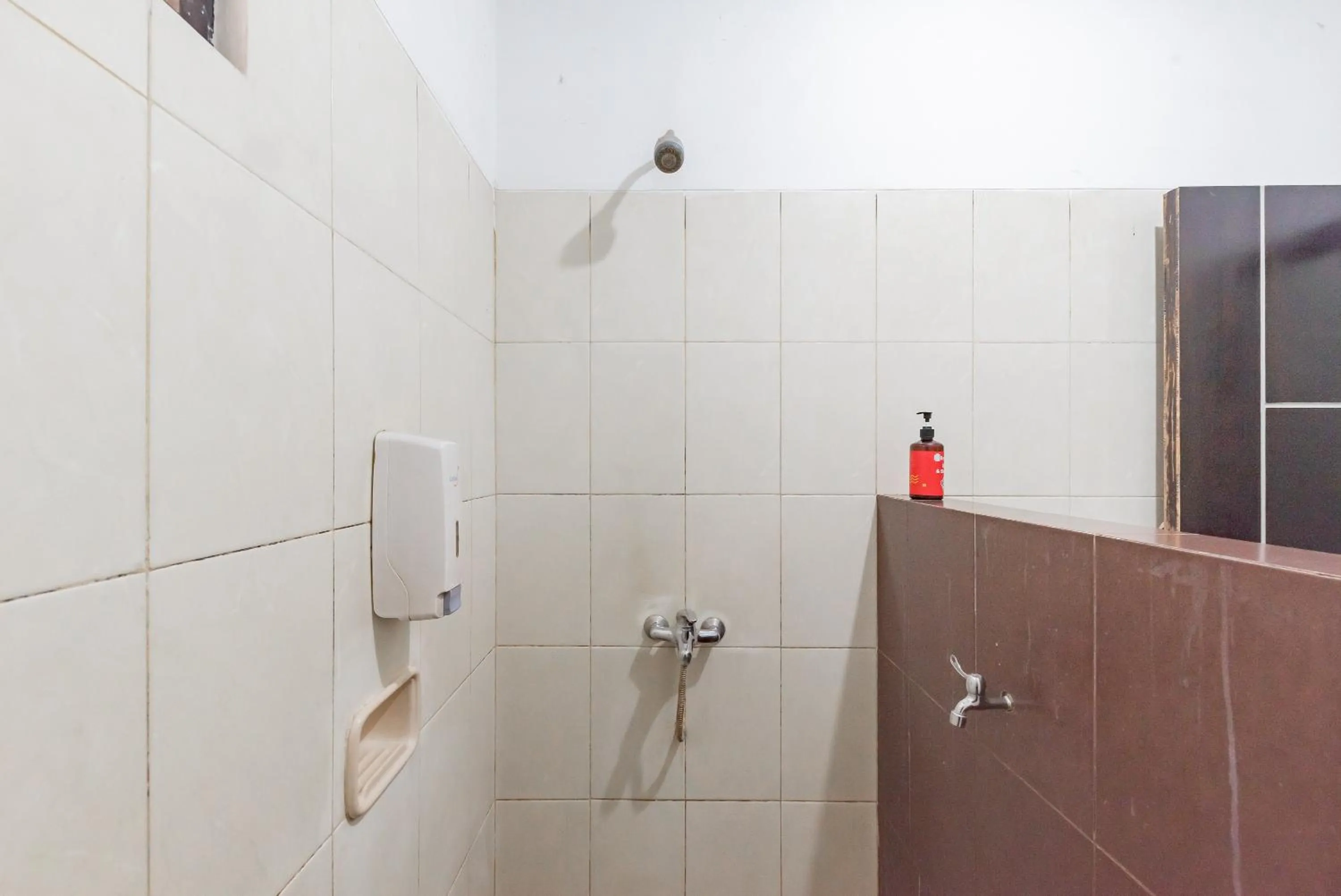 Bathroom in RedDoorz near Taman Kota Lapang Merdeka Sukabumi