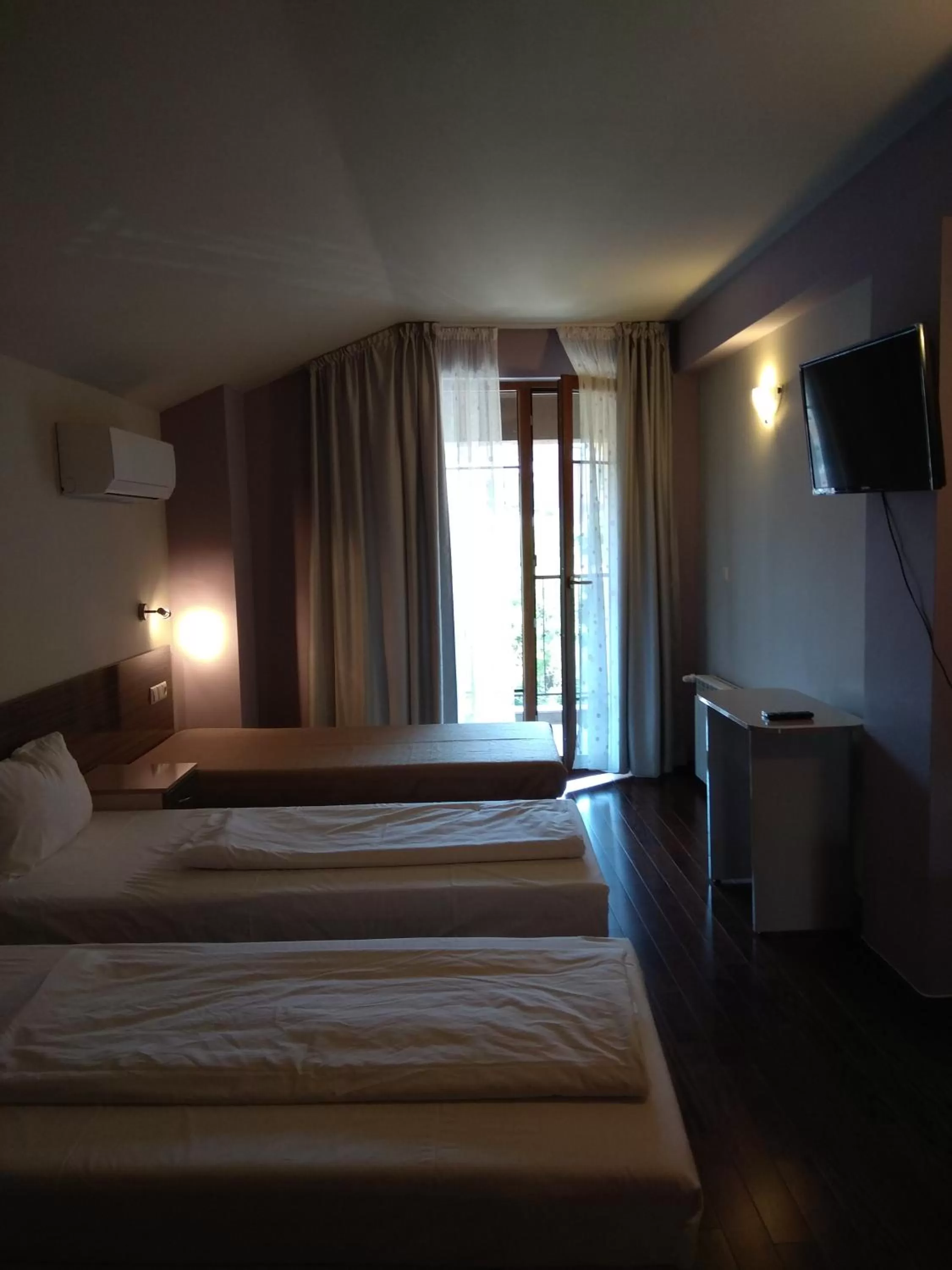 Roots Hotel and Wine Bar