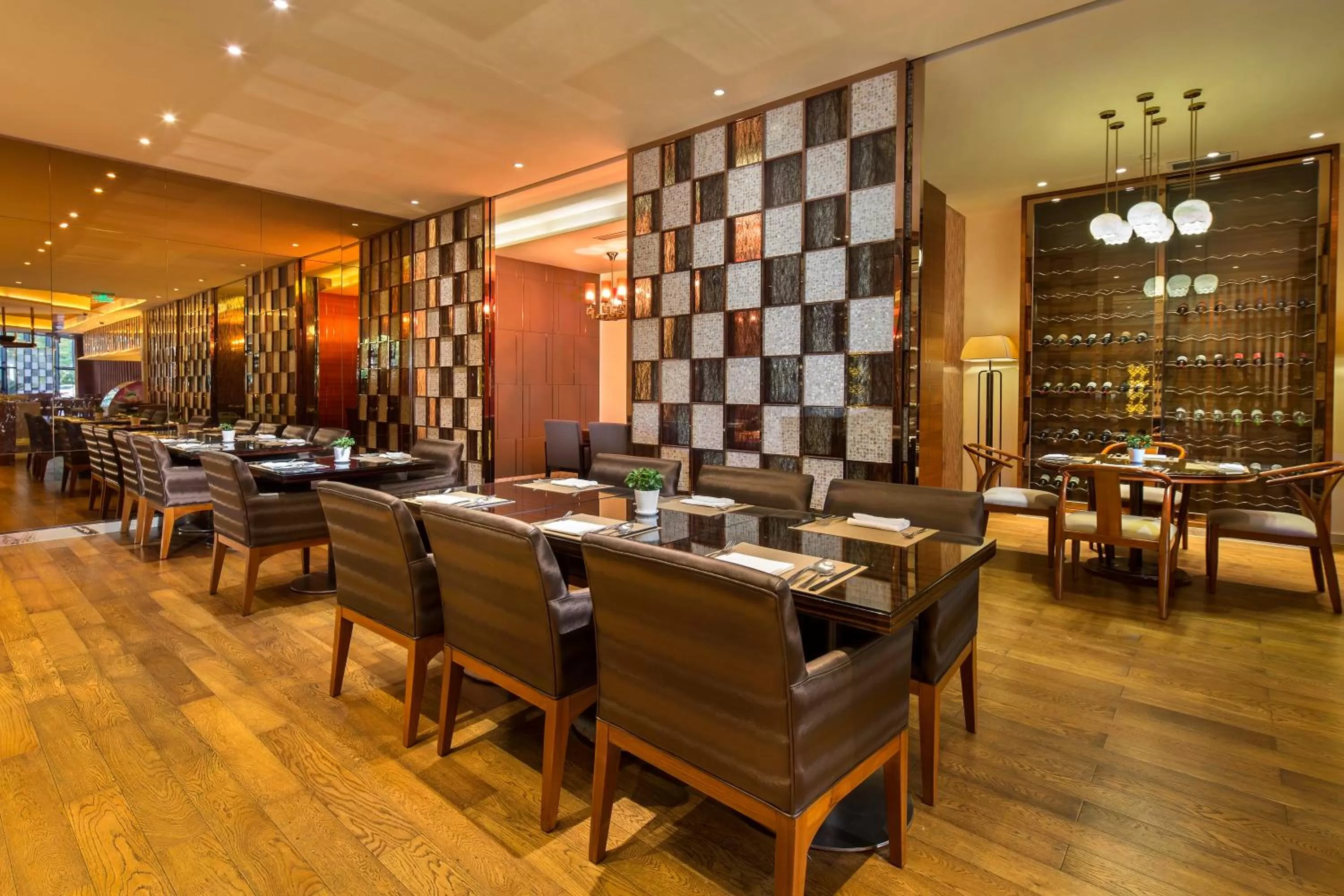 Restaurant/places to eat in Crowne Plaza Sanya City Center by IHG