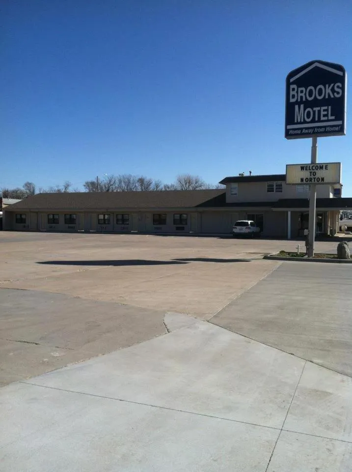Brooks Motel