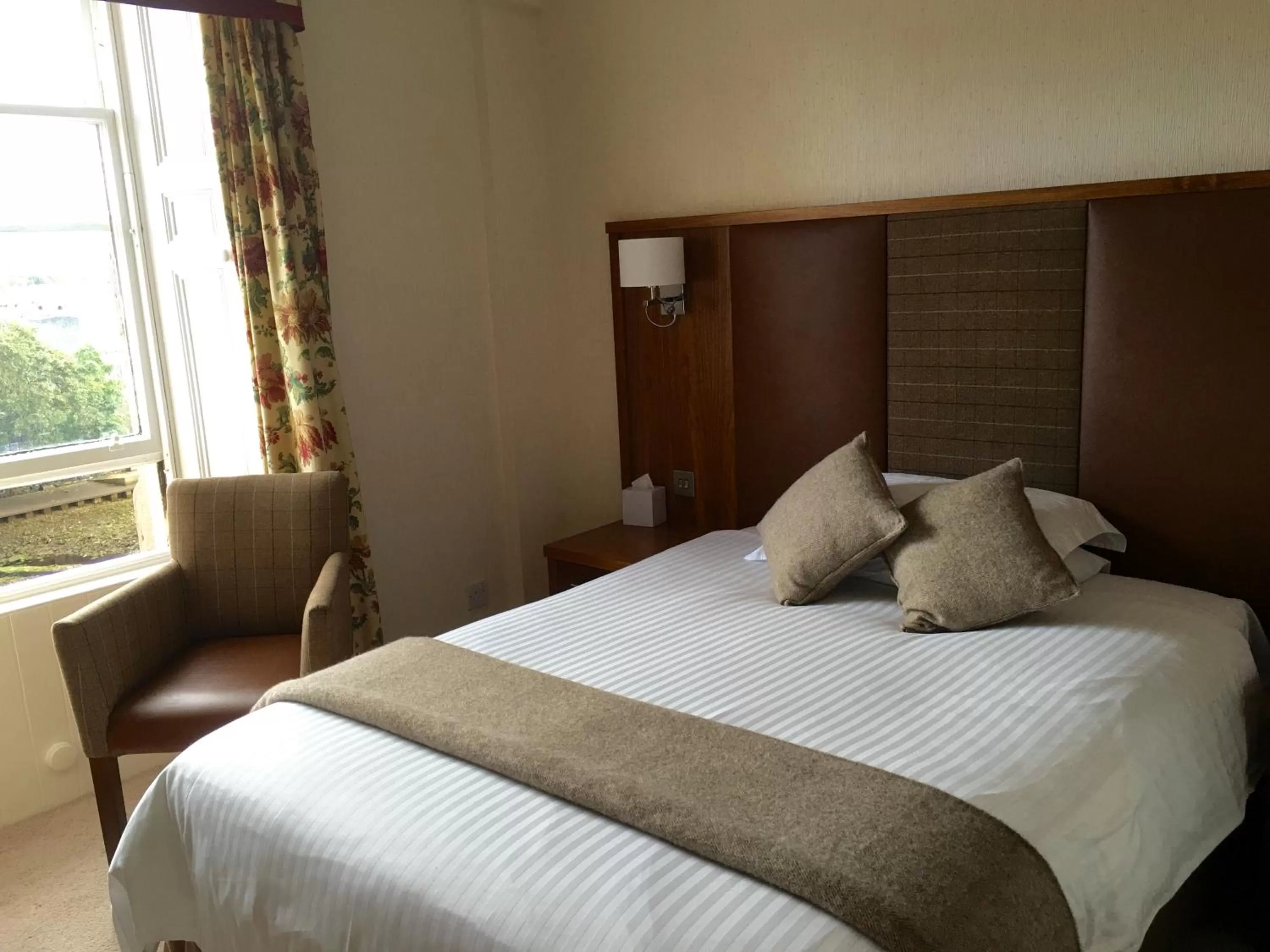 Bed in Mackays Hotel