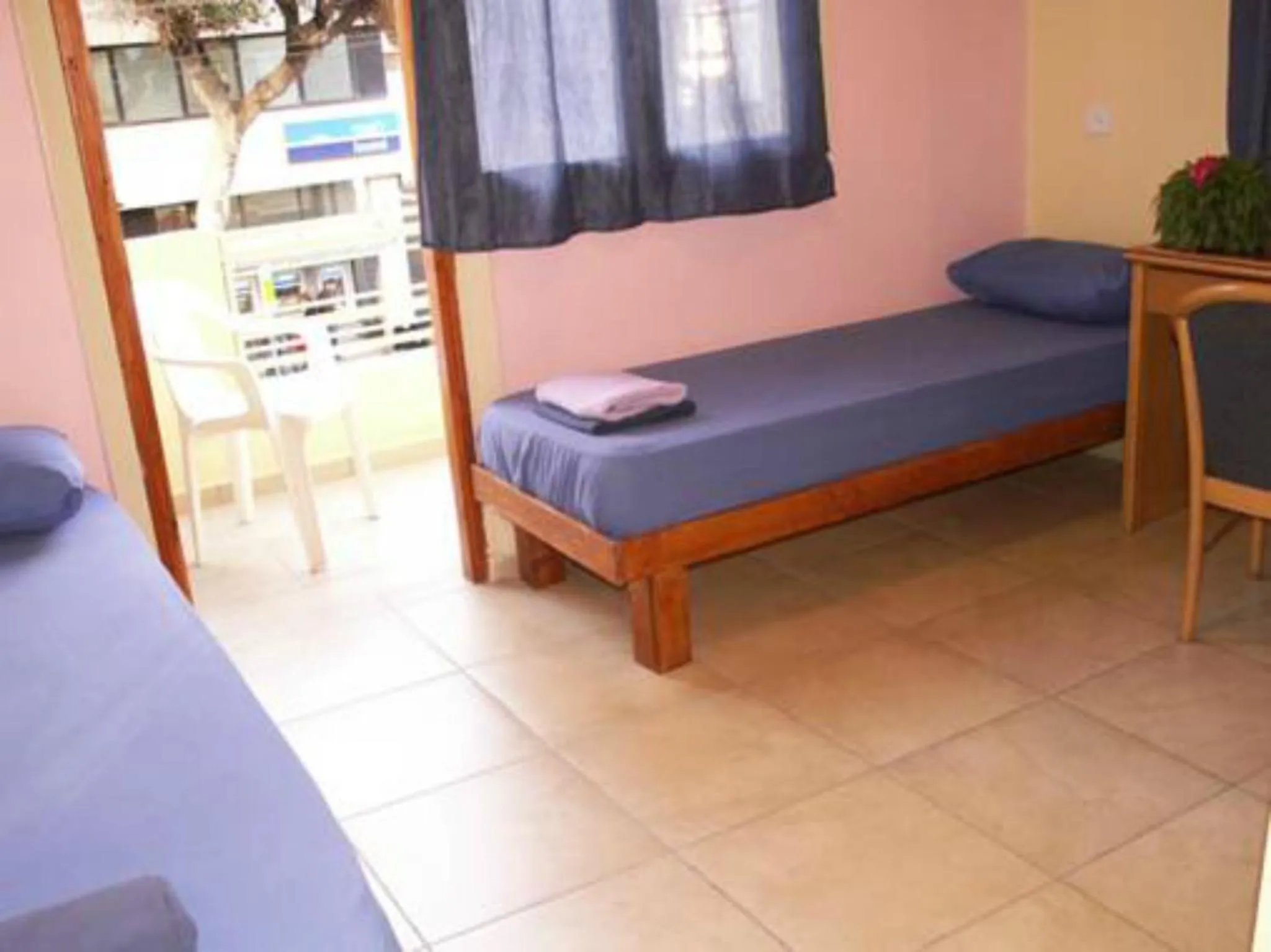 Photo of the whole room, Bed in Sky Hostel