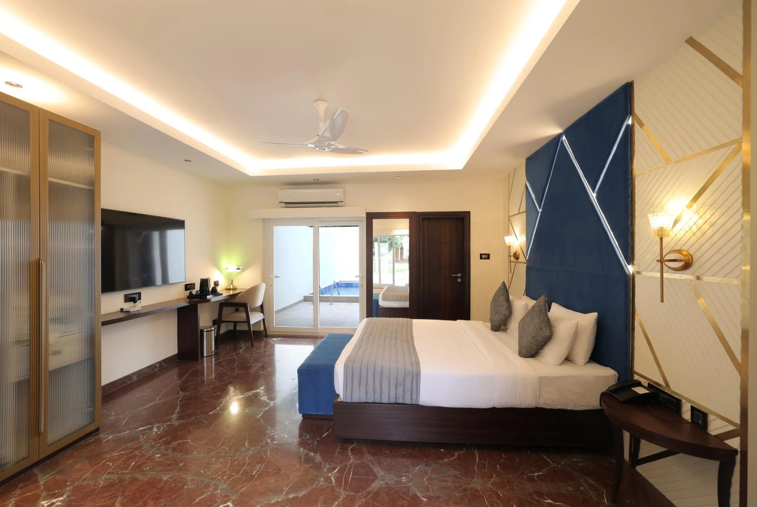 Bed in Poppys Vista Hotel