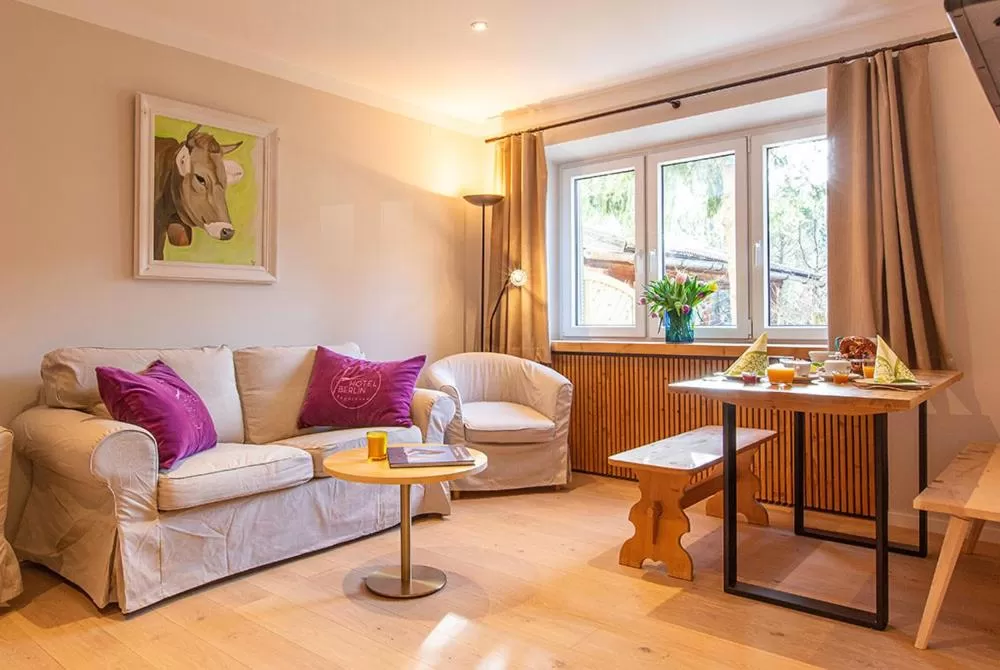 Living room, Seating Area in Hotel Berlin Tegernsee