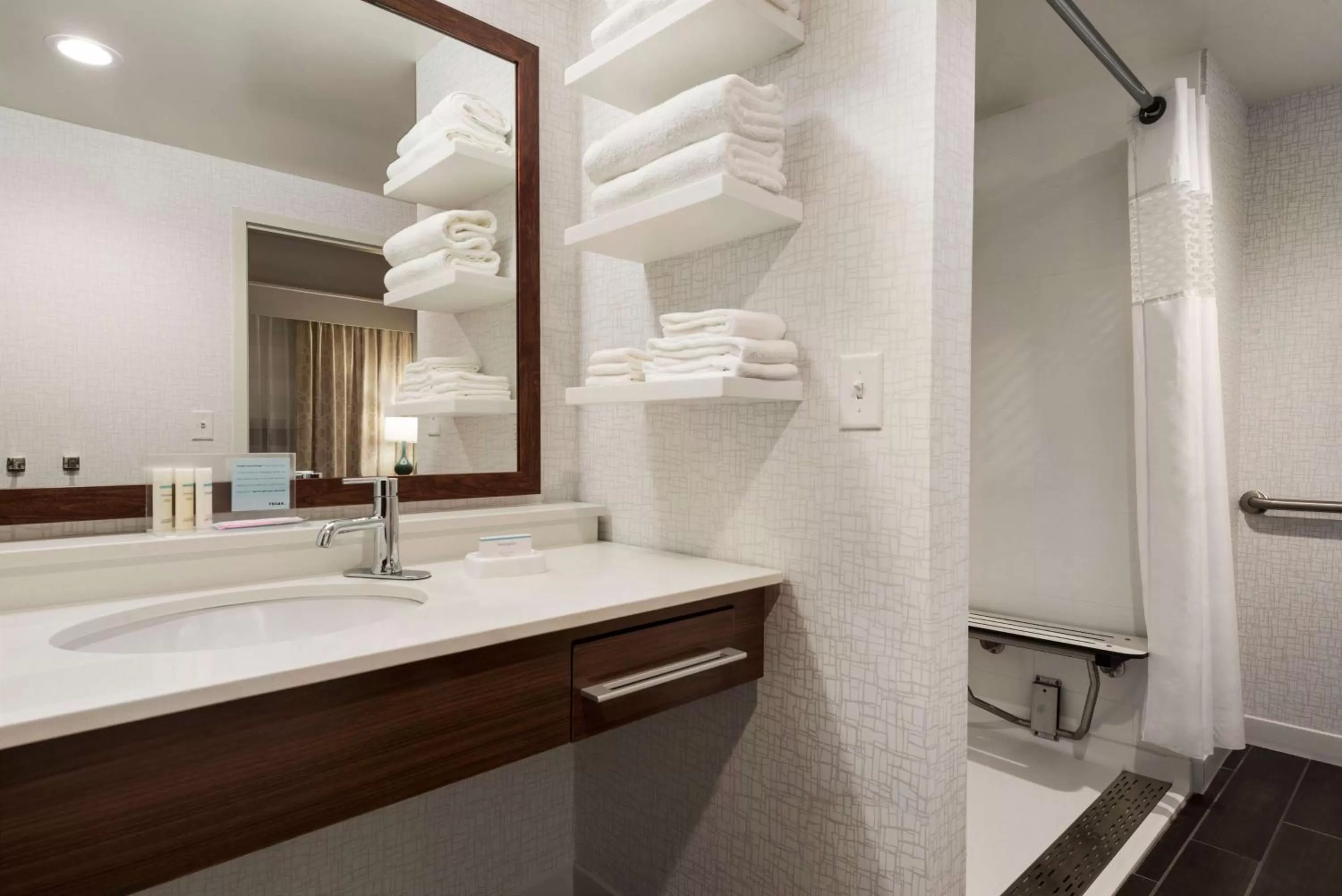 Bathroom in Hampton Inn Lincoln Airport, Ne