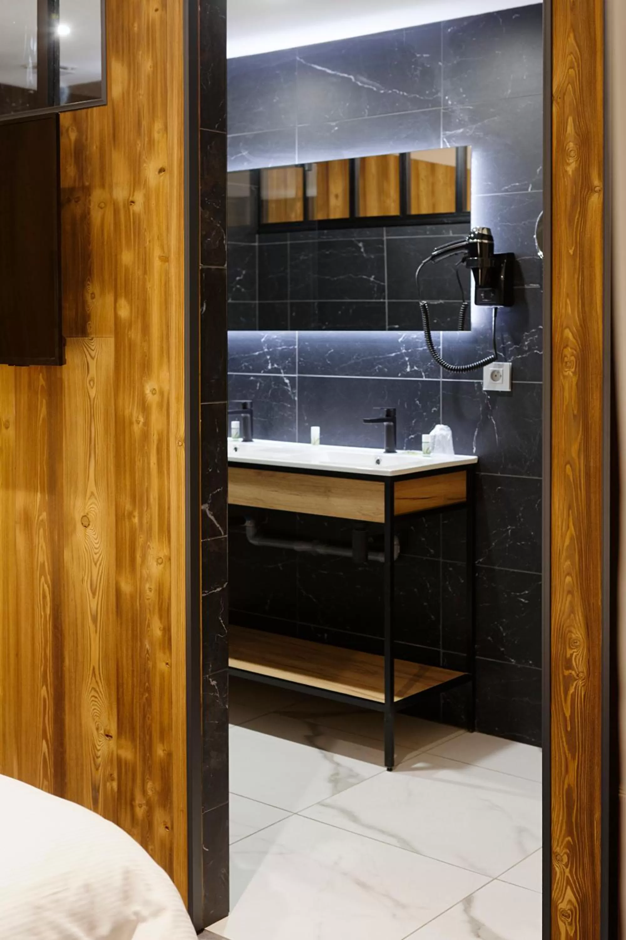 Bed in Hotel du Lac Foix