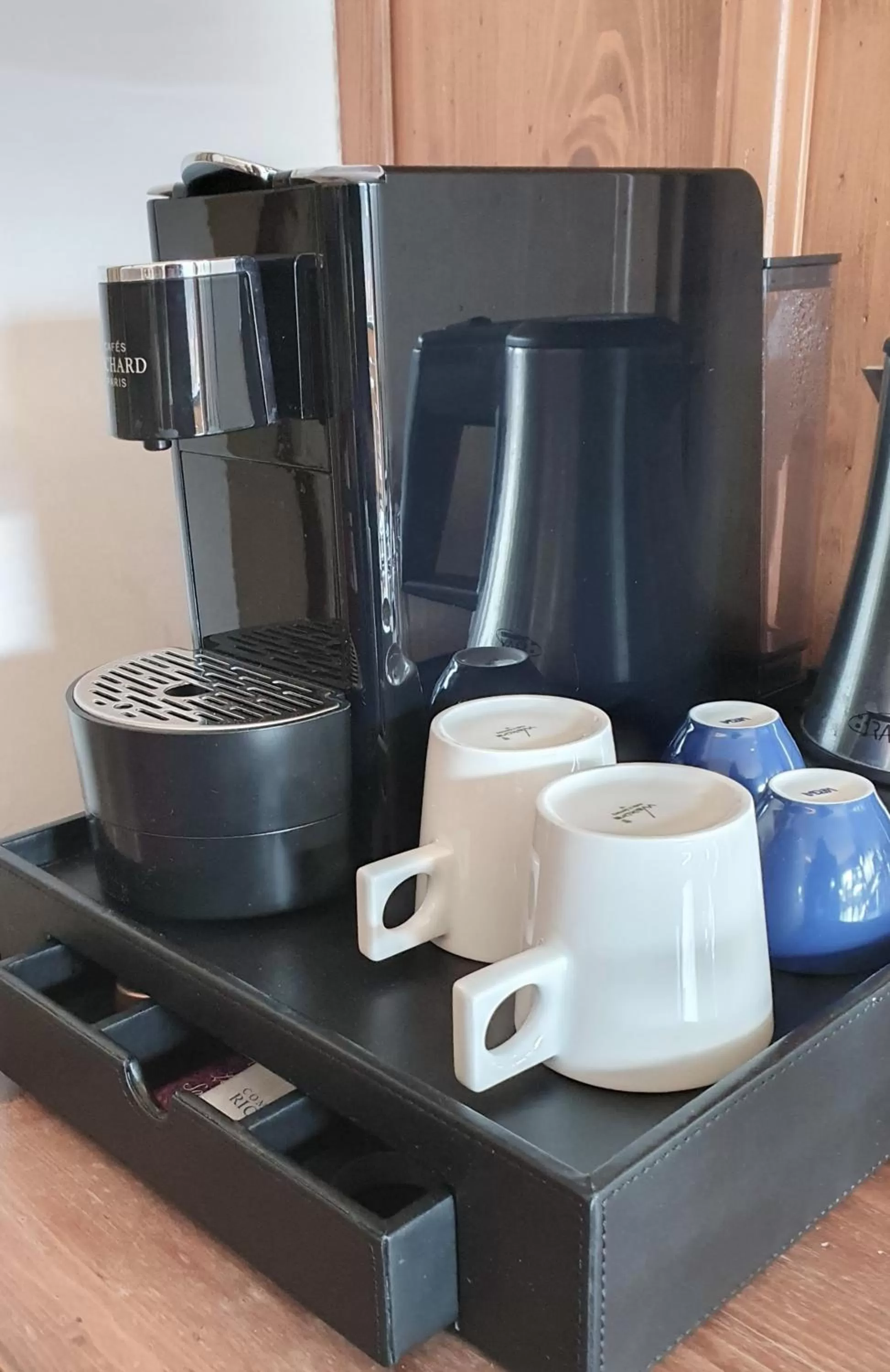 Coffee/tea facilities in Hôtel Macchi Restaurant & Spa