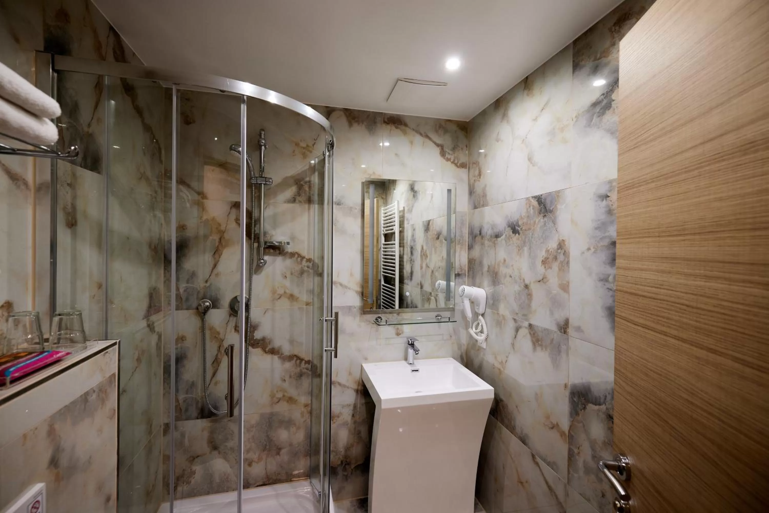 Bathroom in Atlas Posthotel