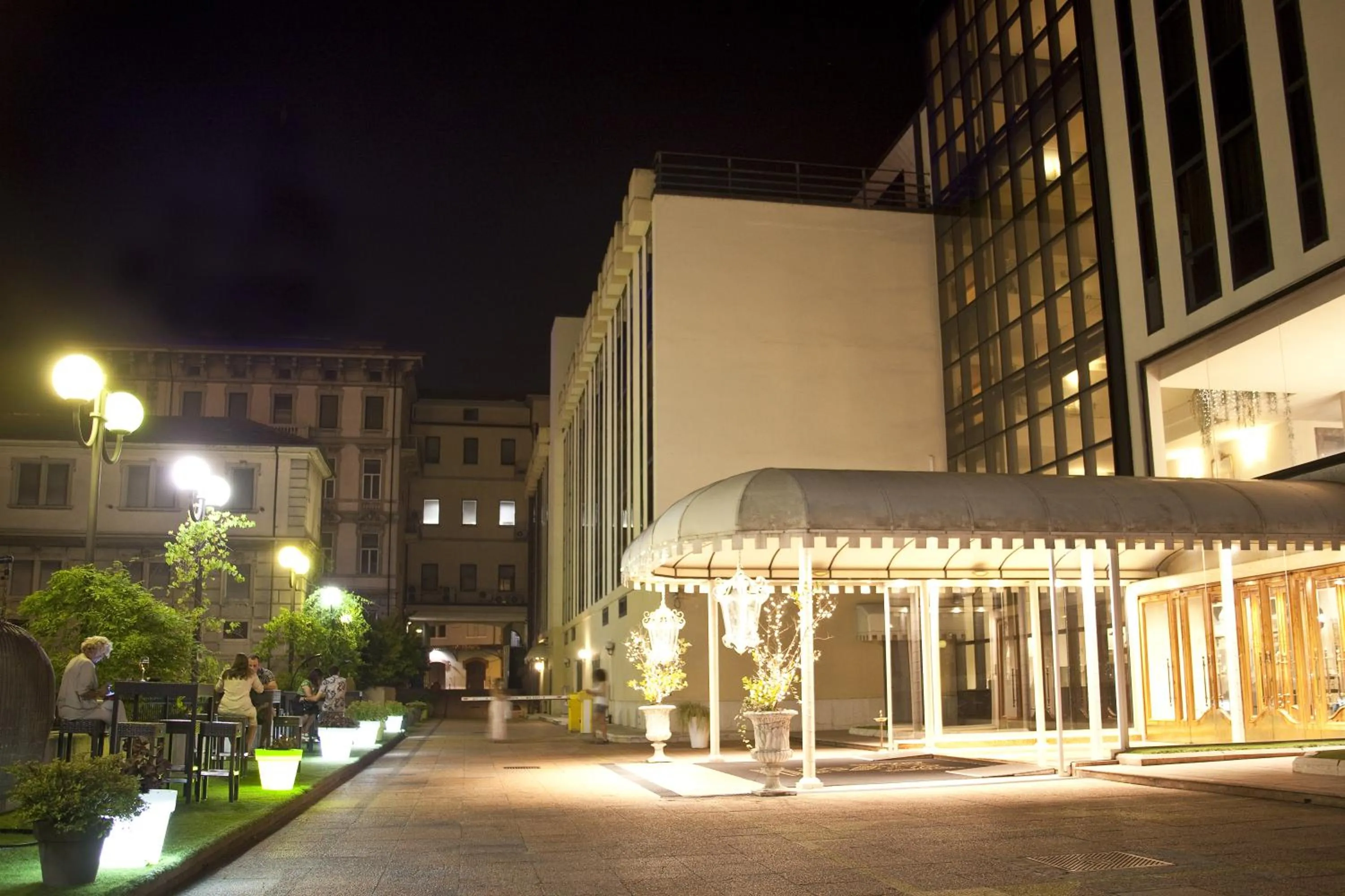 Property building in Hotel Leon d'Oro