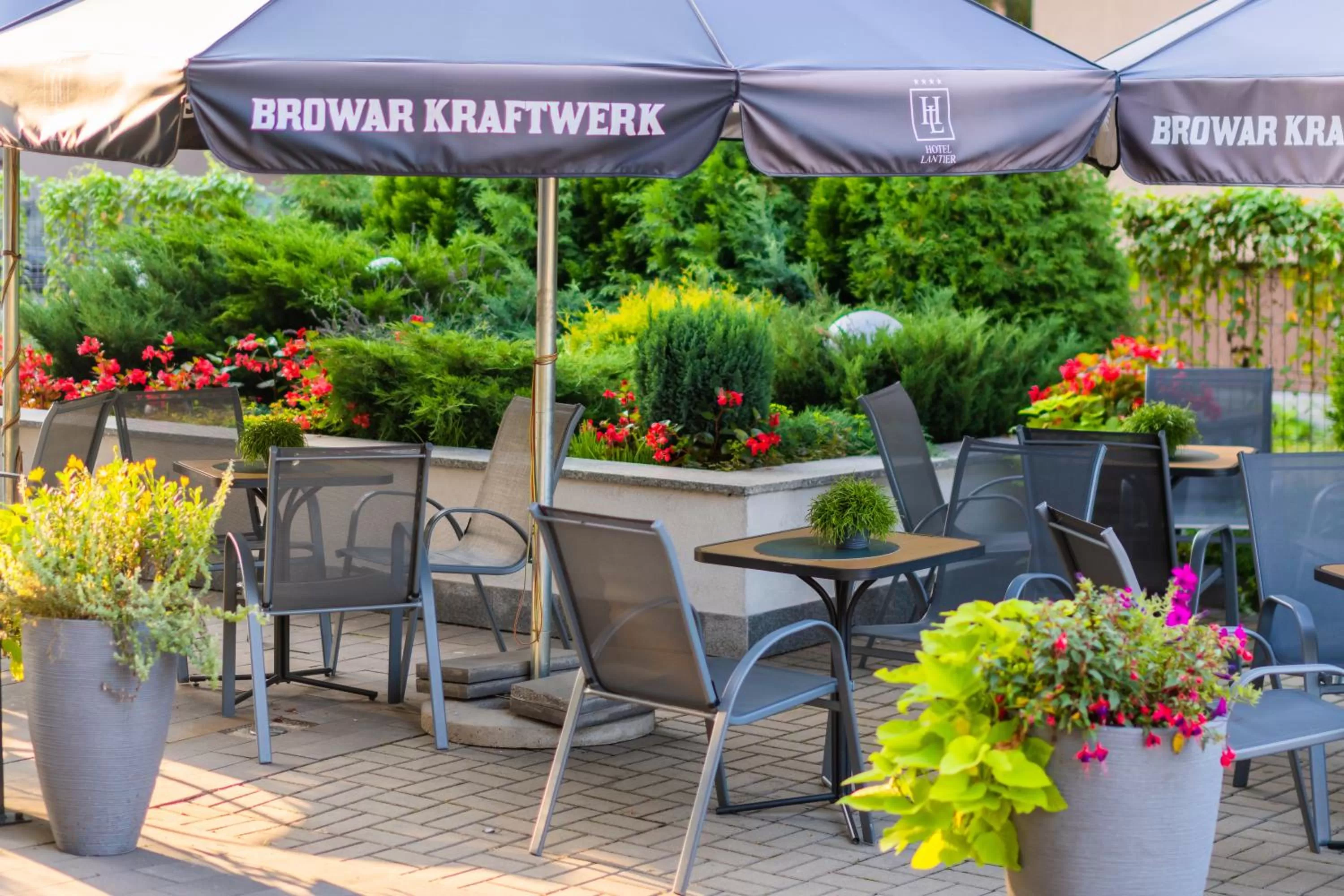 Property building in Hotel Lantier & Swimming Pool Zone