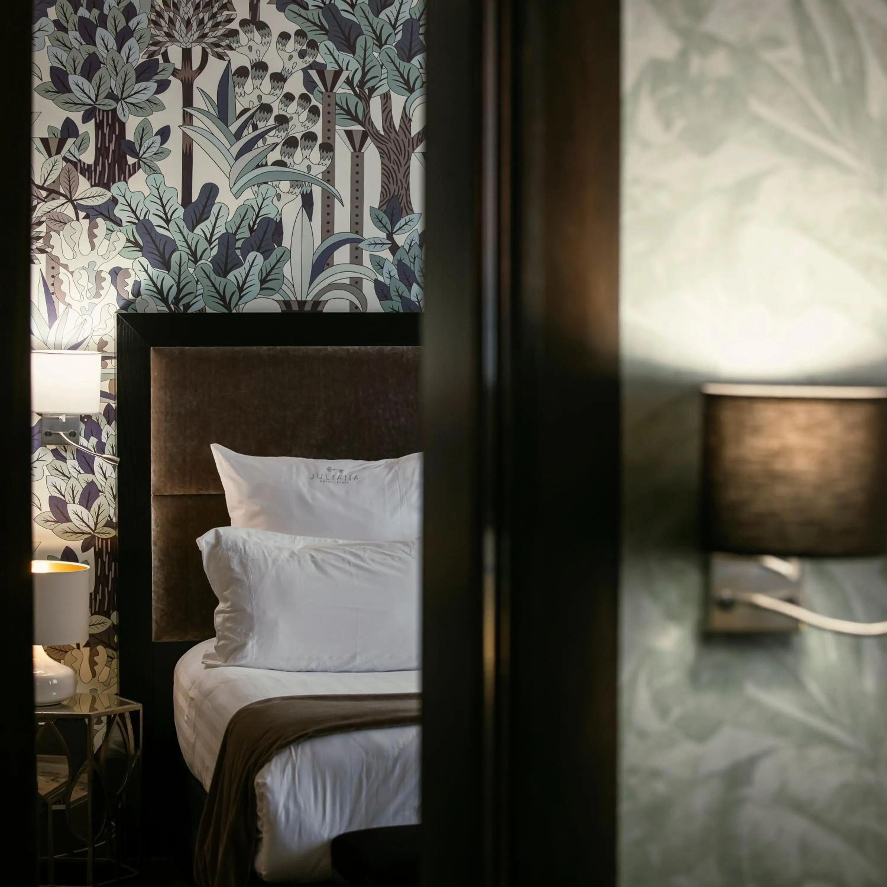 Photo of the whole room, Bed in The One Alma Paris