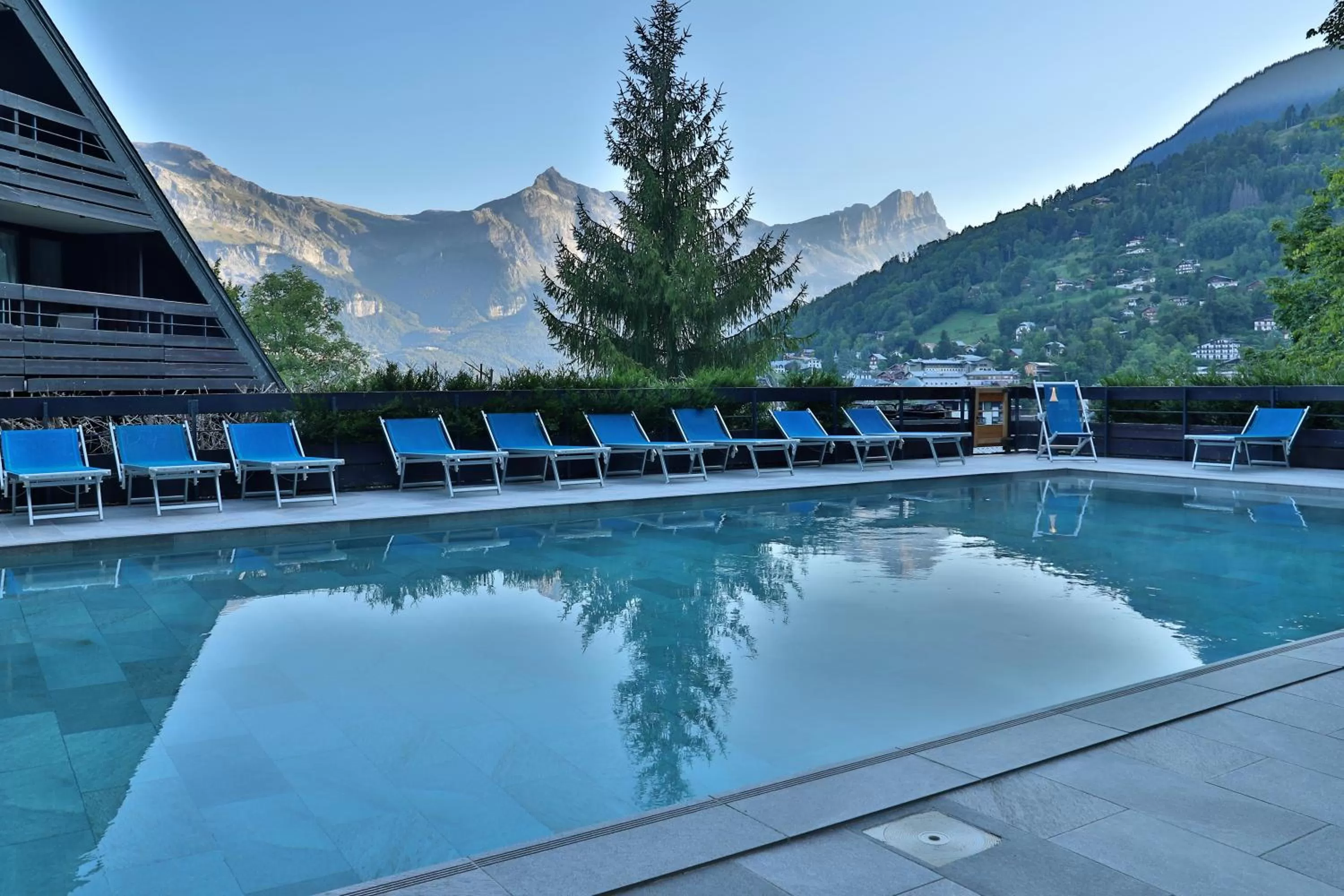 Swimming pool in SOWELL HOTELS Mont Blanc et SPA