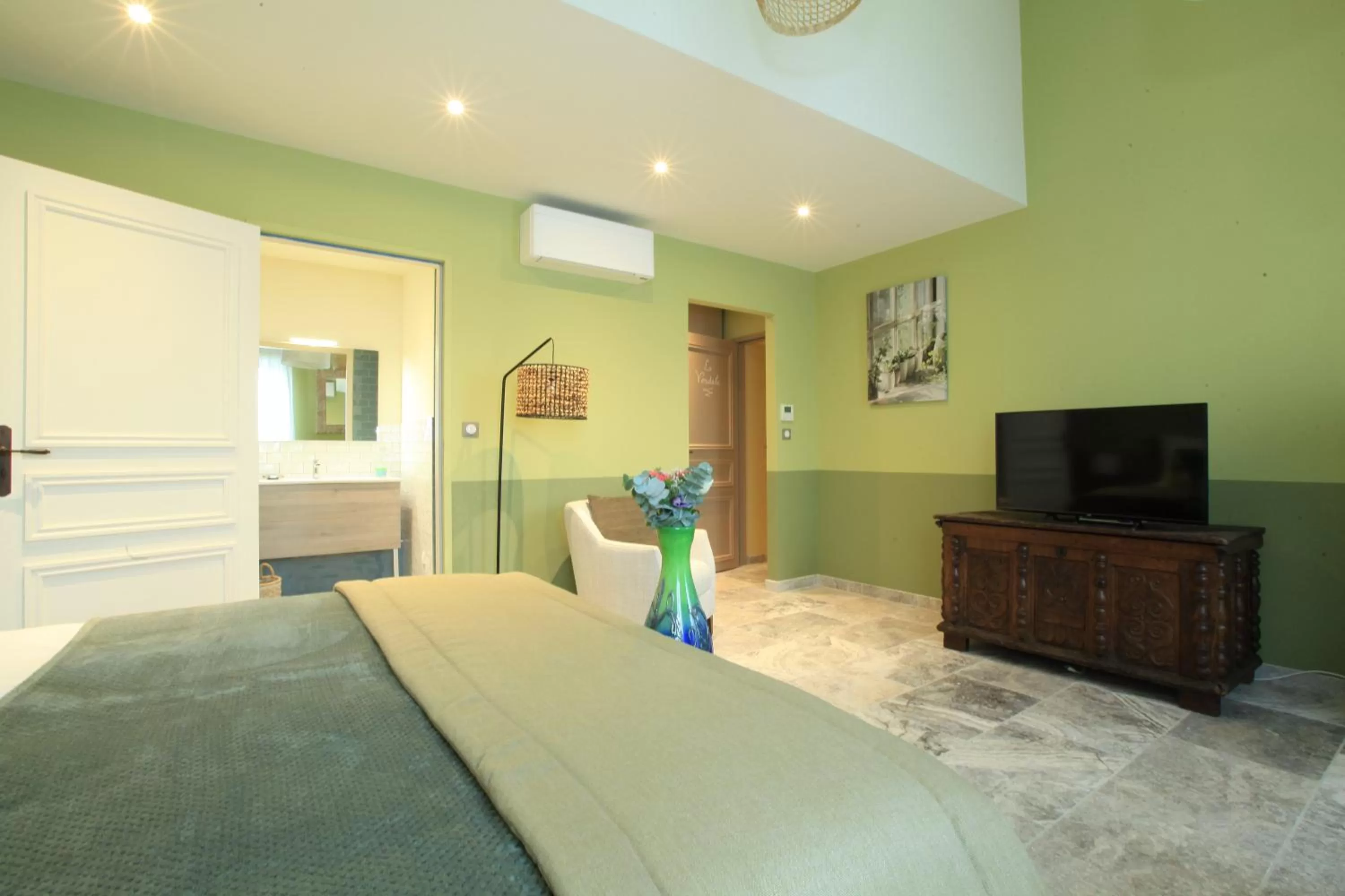 Bed in Chambres D' hôtes Les Ormes