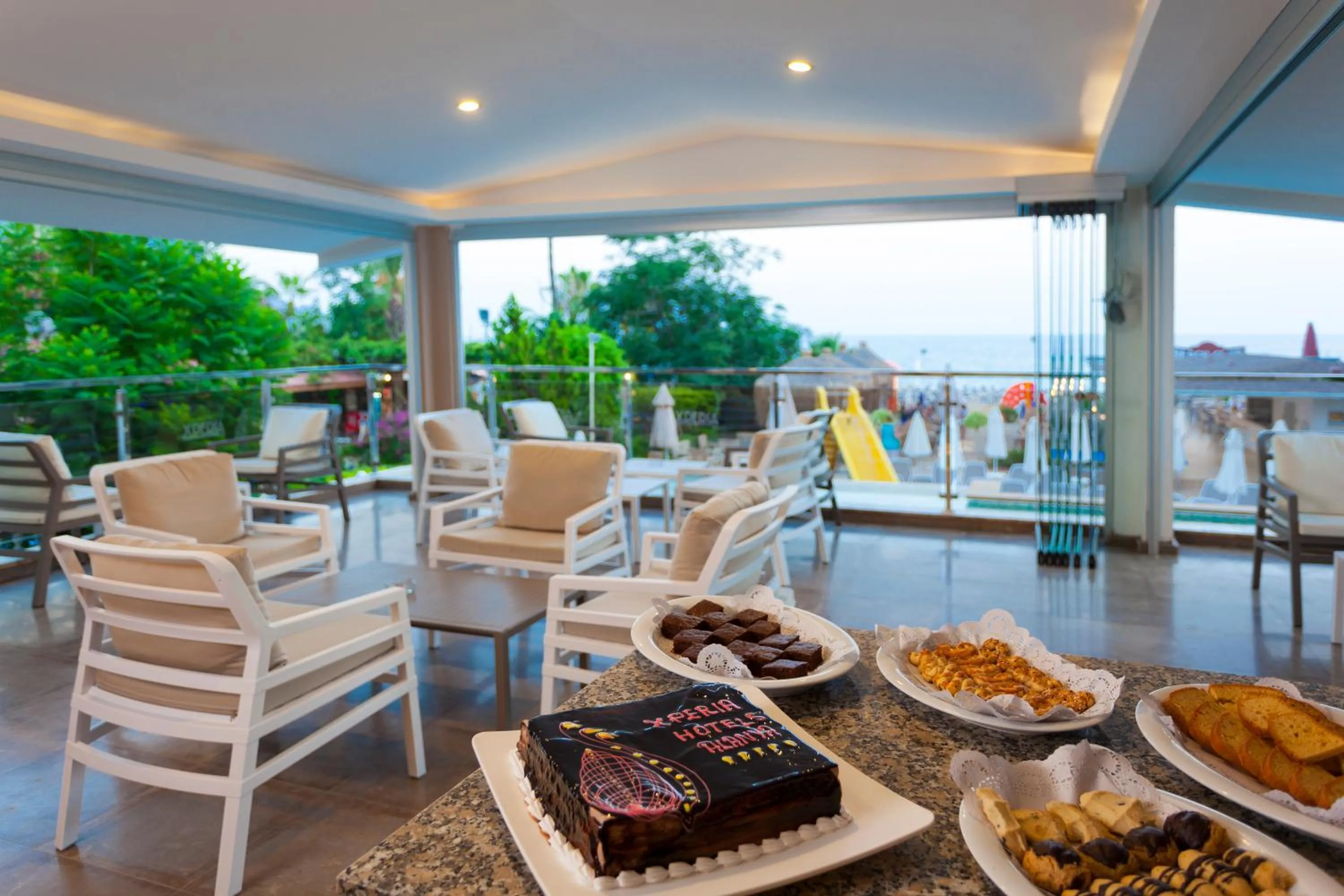 Food and drinks in Xperia Saray Beach Hotel