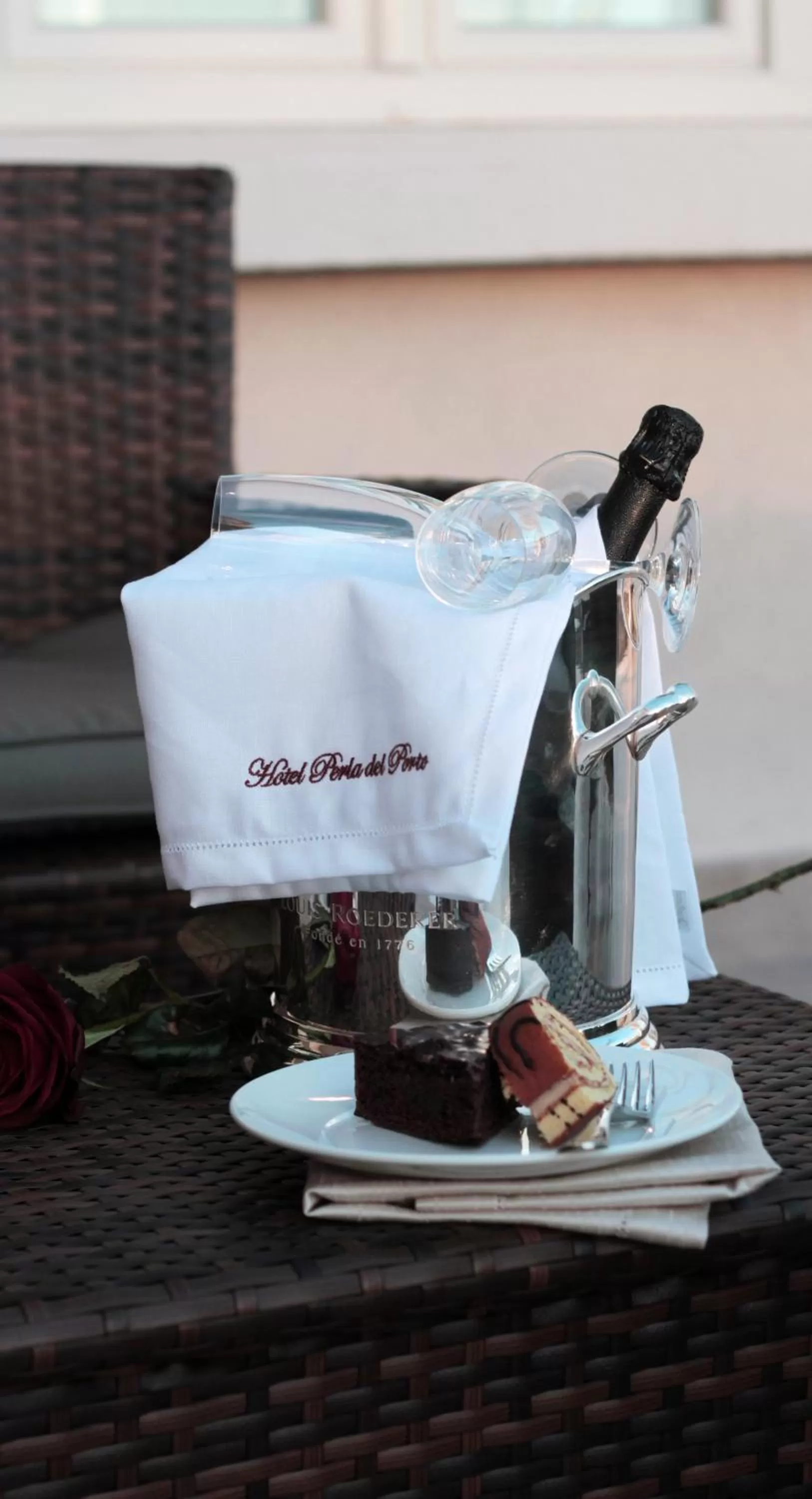 Food and drinks in Best Western Plus Hotel Perla Del Porto