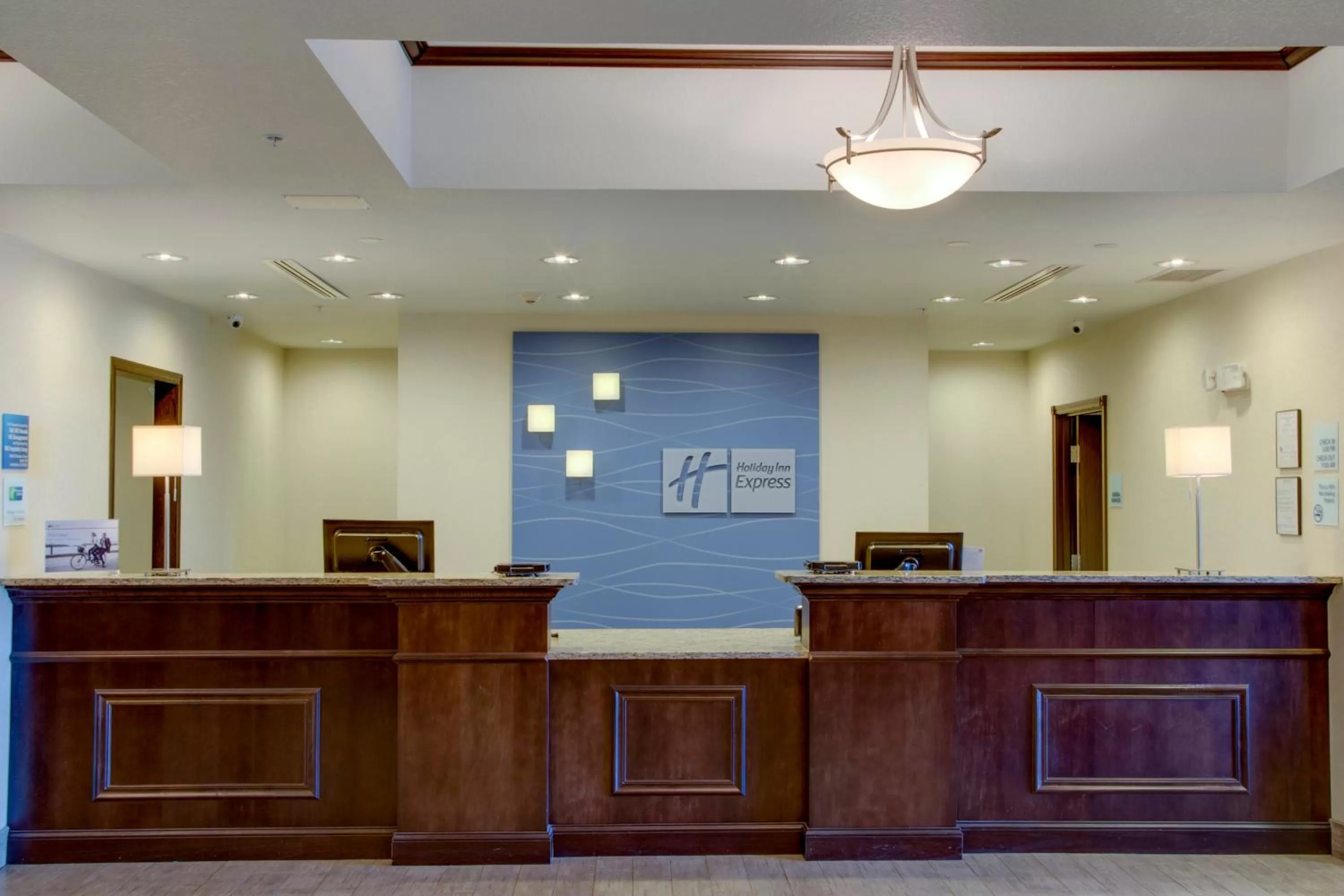 Lobby or reception in Holiday Inn Express & Suites Nevada by IHG