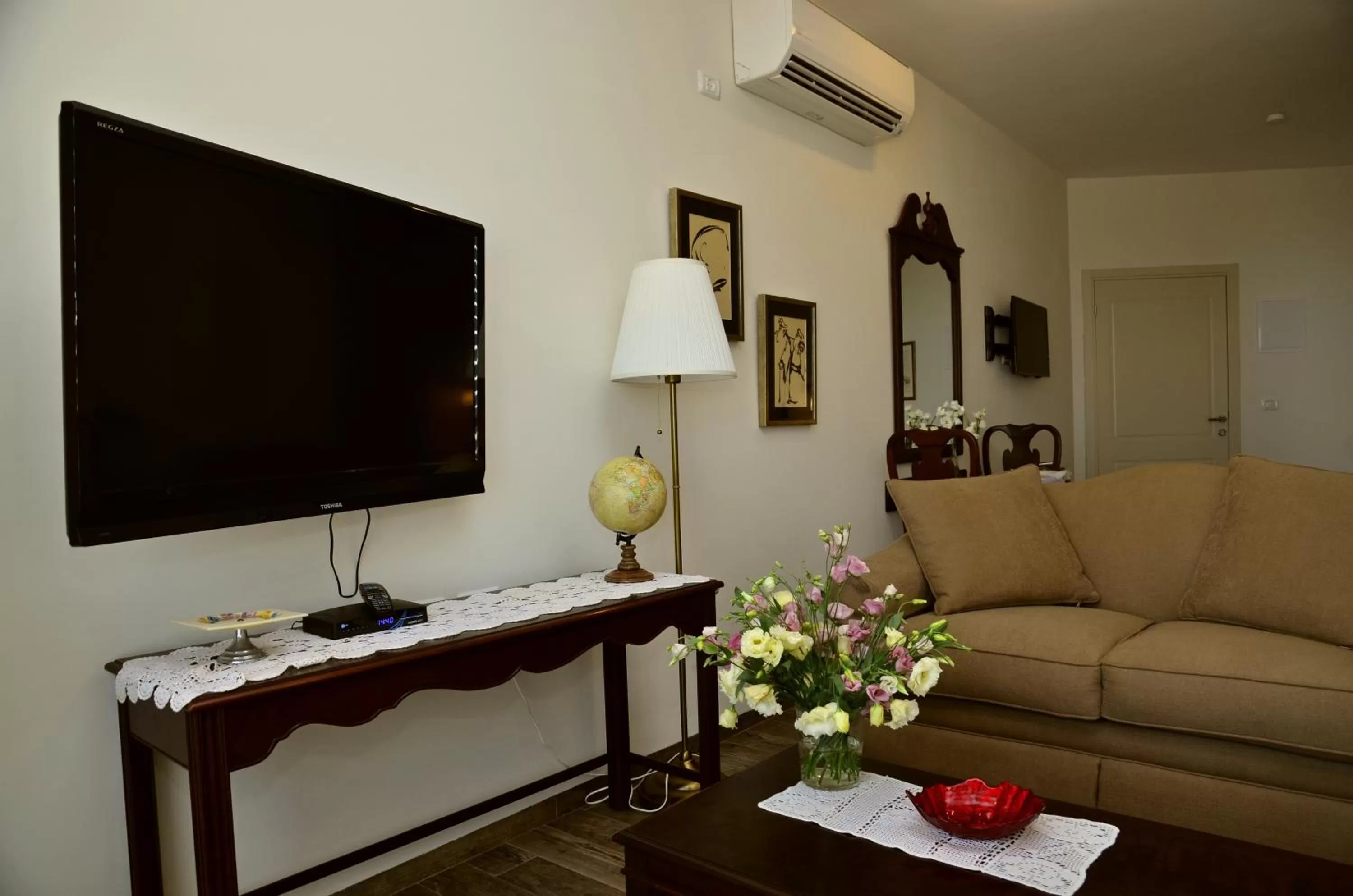 TV and multimedia, Seating Area in HaBaronit