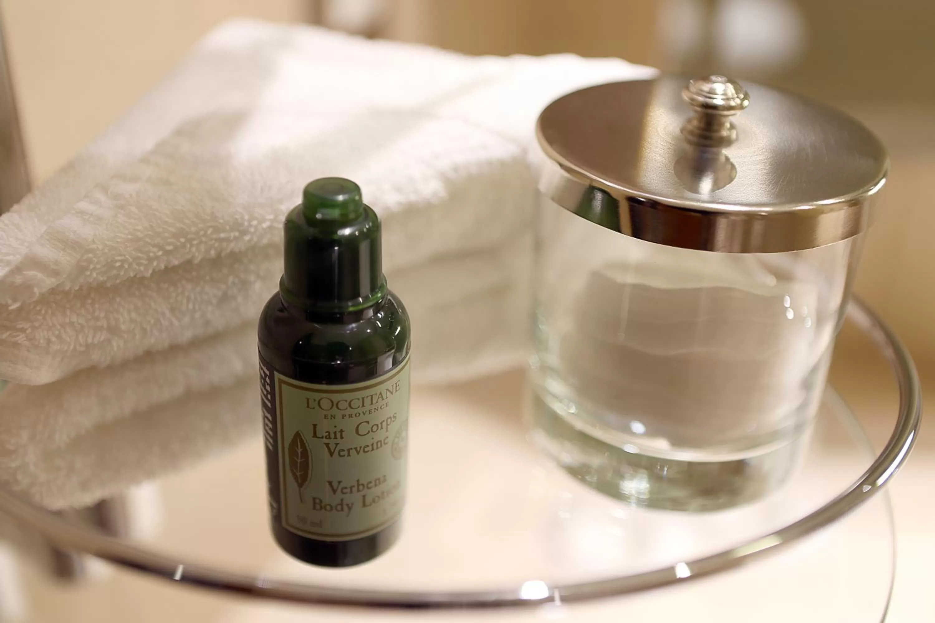 Shower in Canary Riverside Plaza Hotel