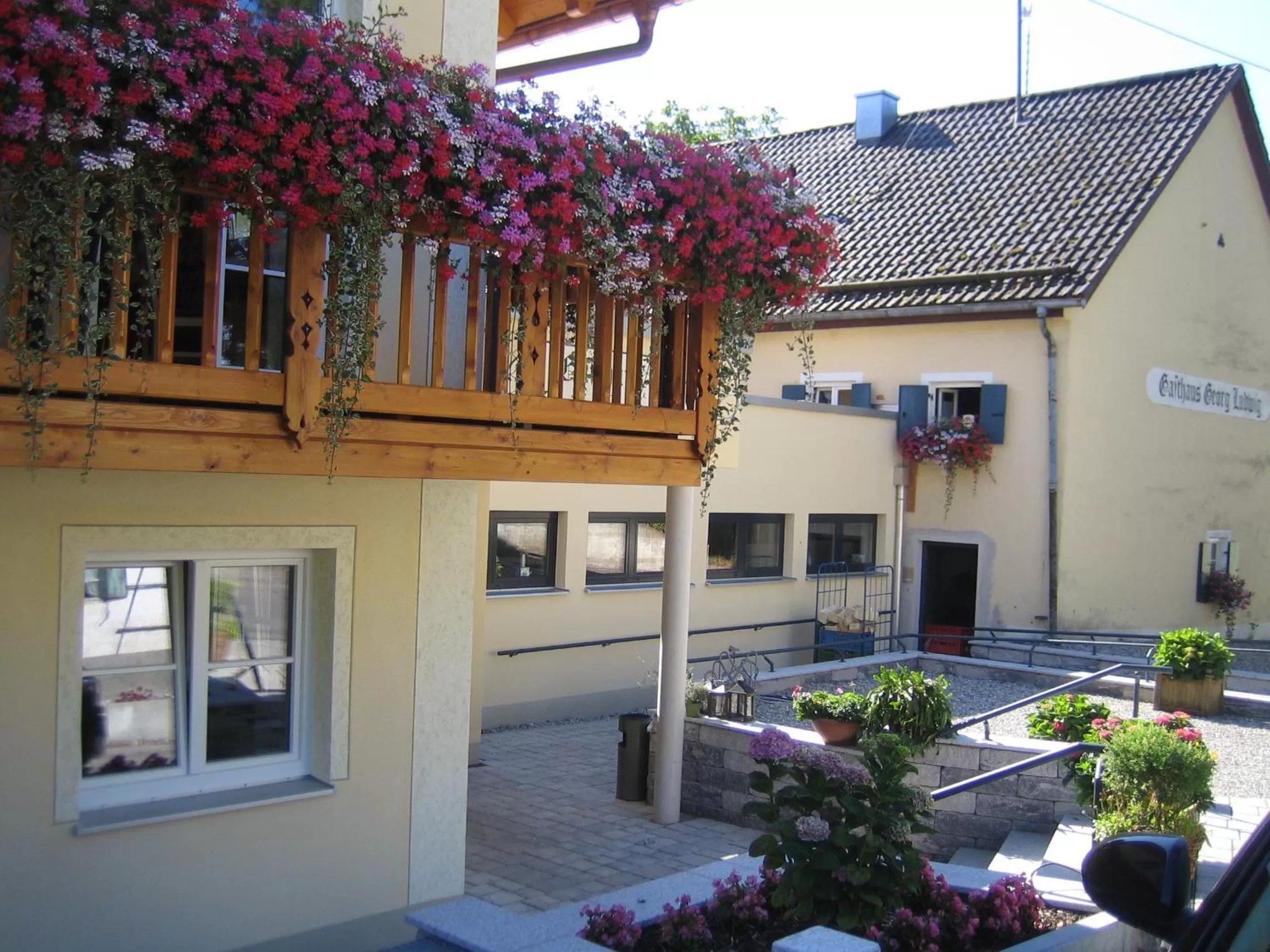 Property building in Gasthaus Georg Ludwig Maising