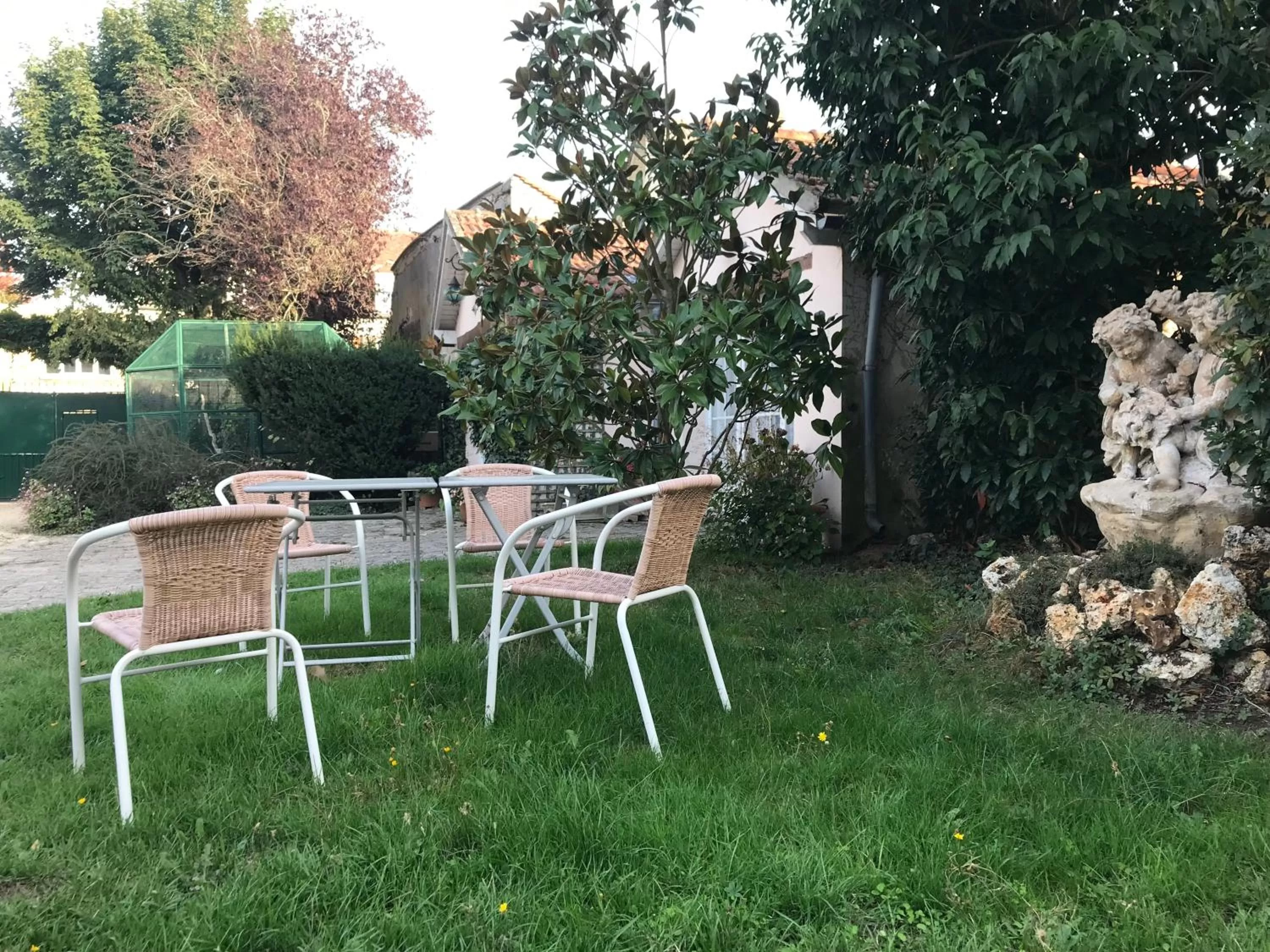 Garden in Clos Saint Nicolas