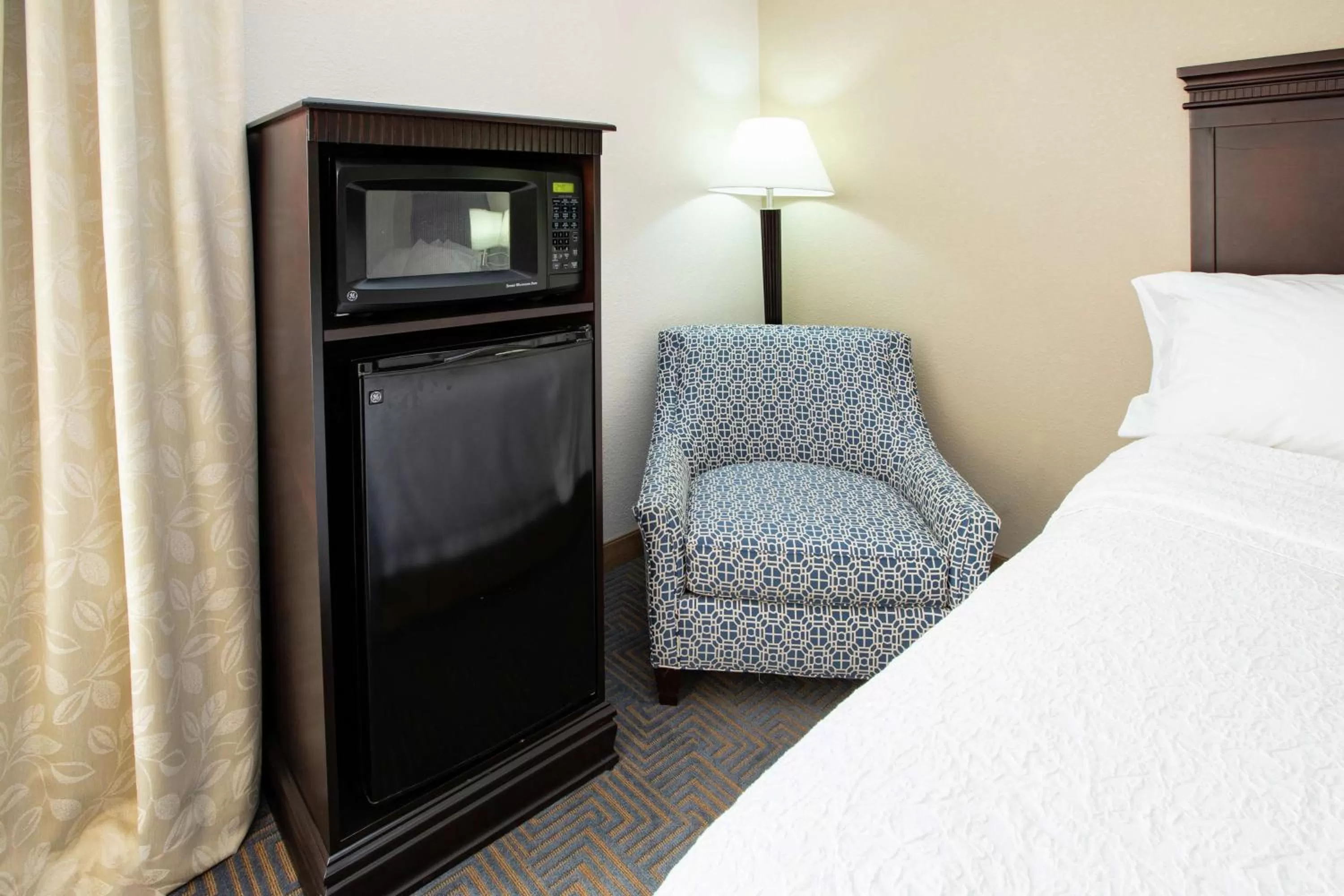 Living room, Bed in Hampton Inn Elizabethtown
