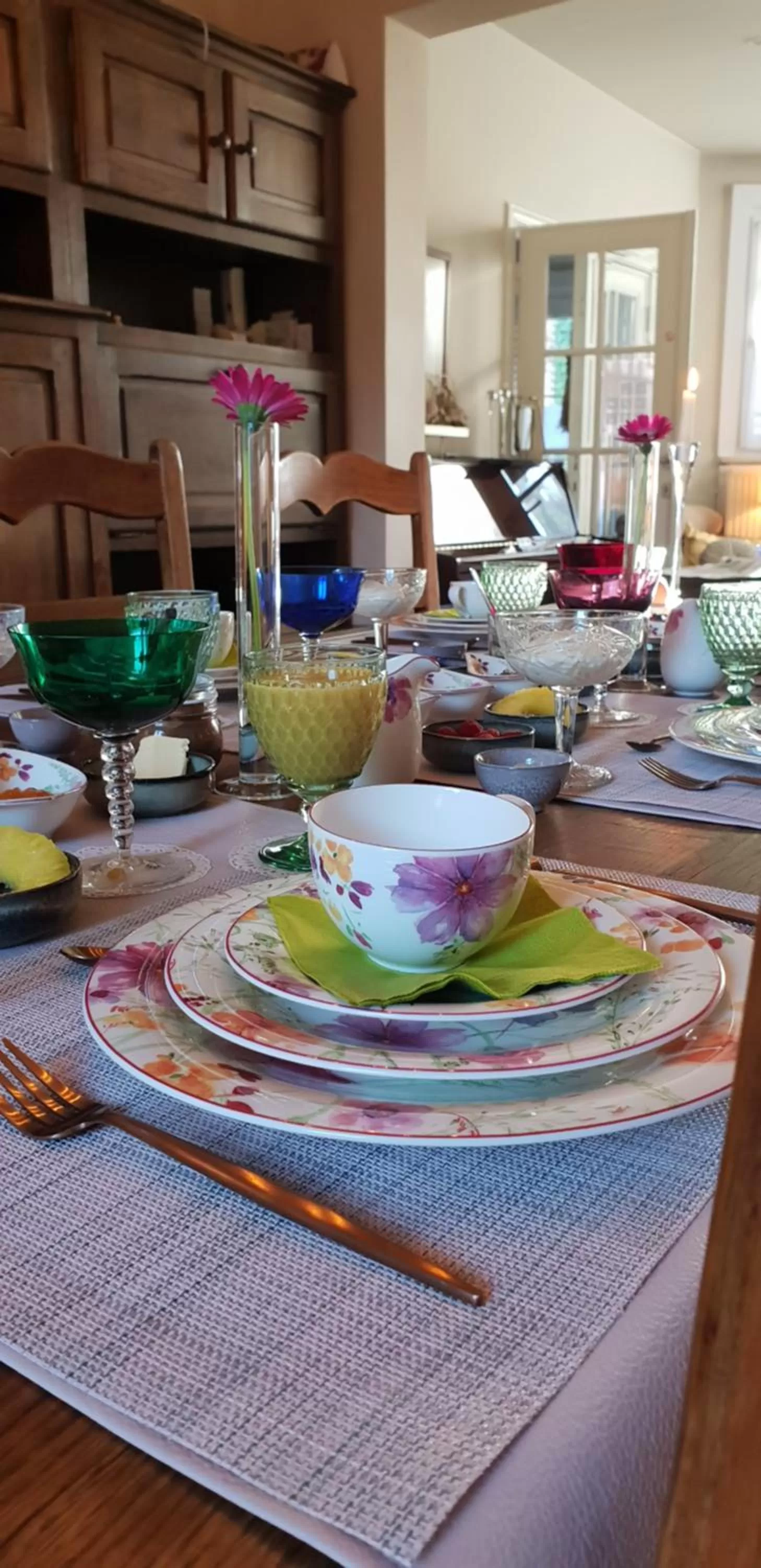 Breakfast, Restaurant/Places to Eat in R&breakfast