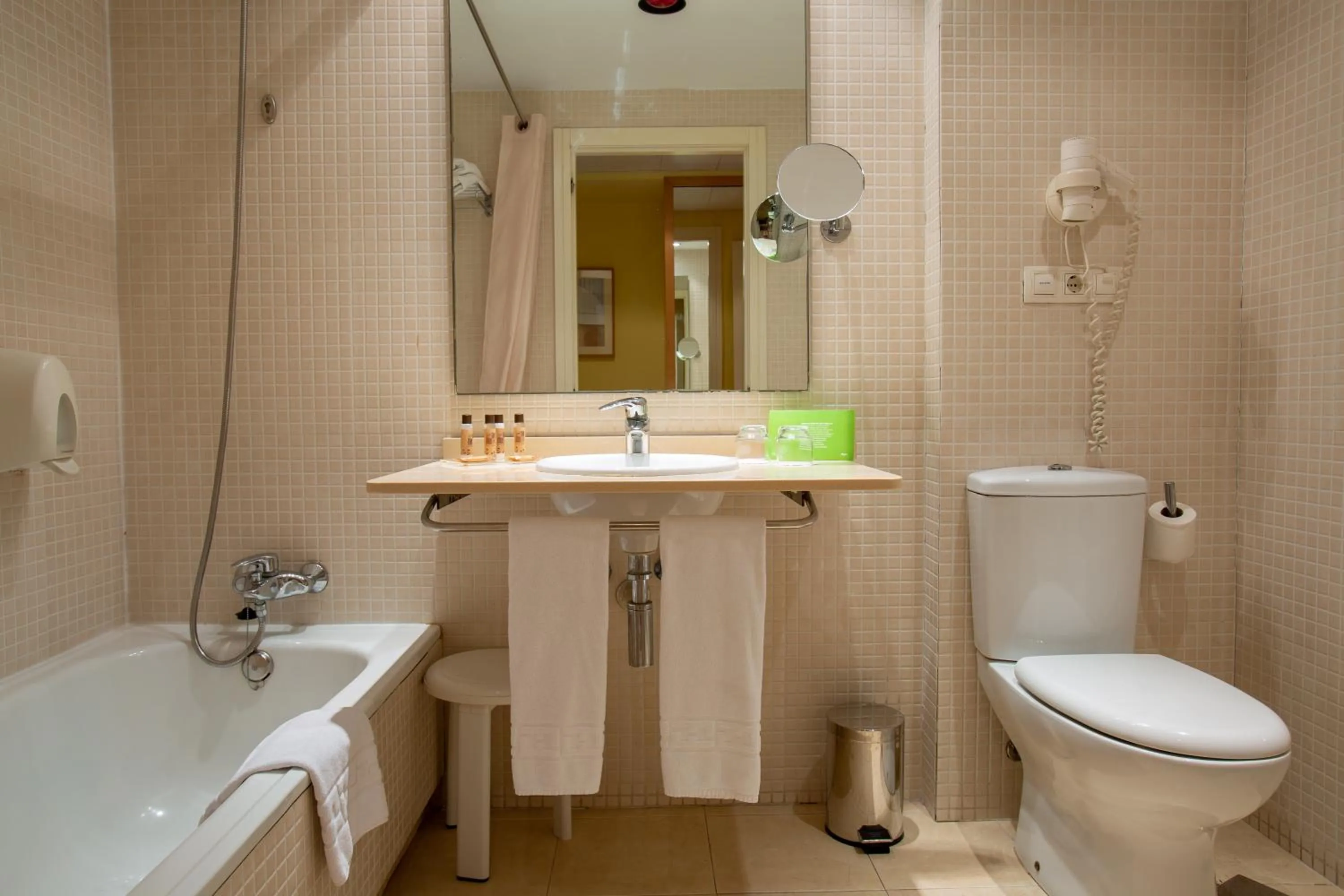 Shower in Flag Hotel Valencia