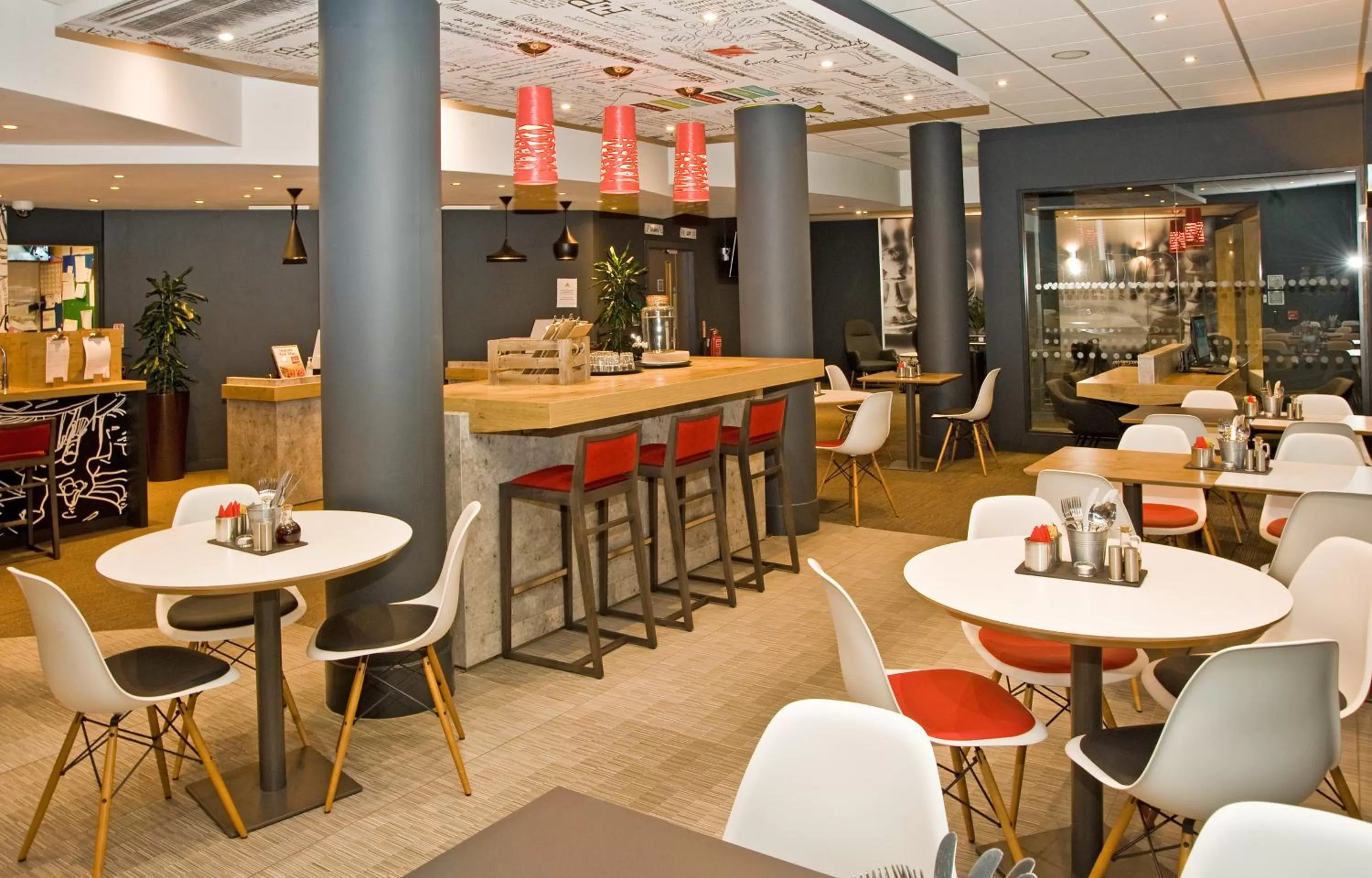 Restaurant/places to eat in Ibis Sheffield City