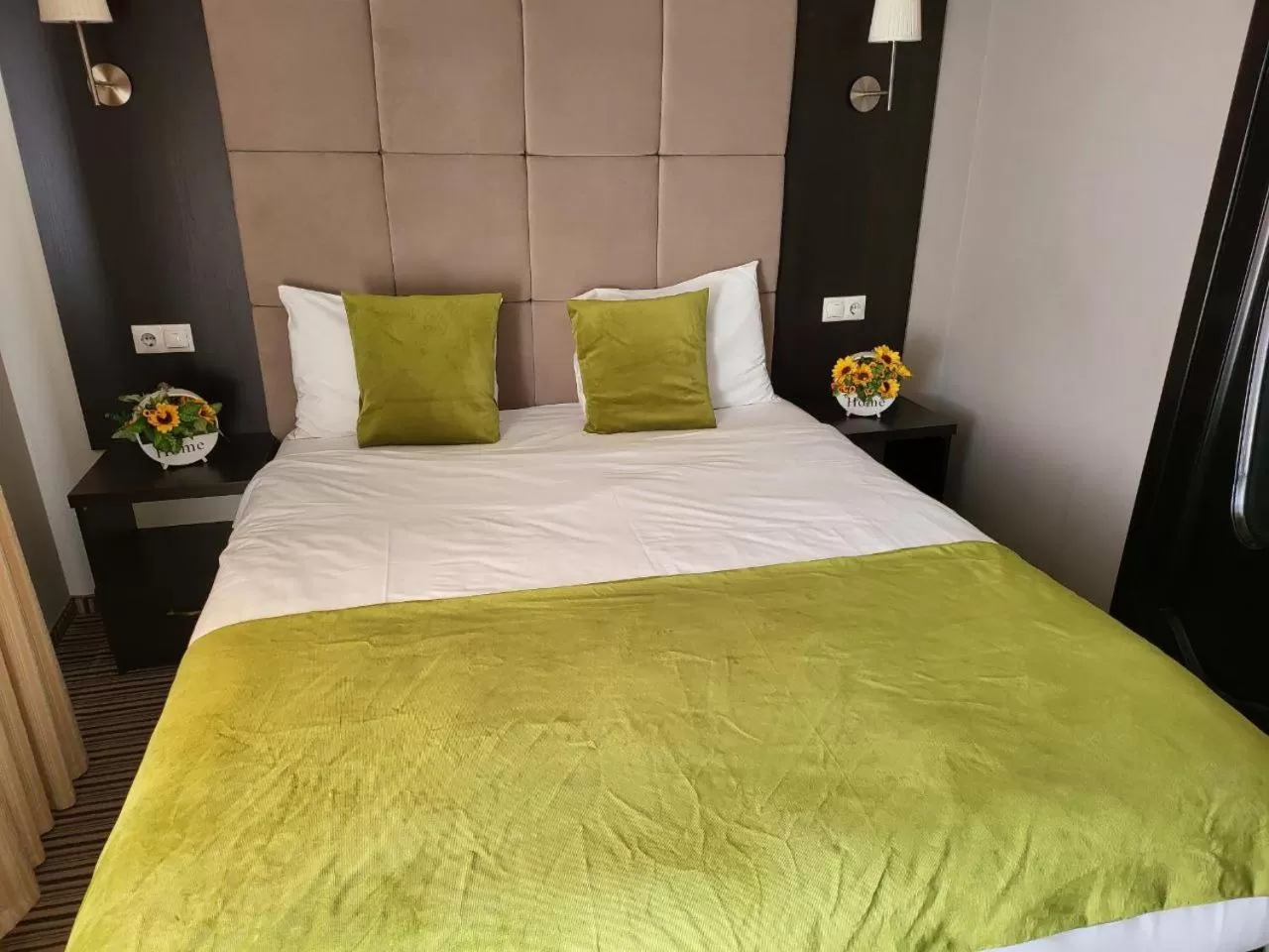 Bed in Shadow Boutique Hotel & SPA