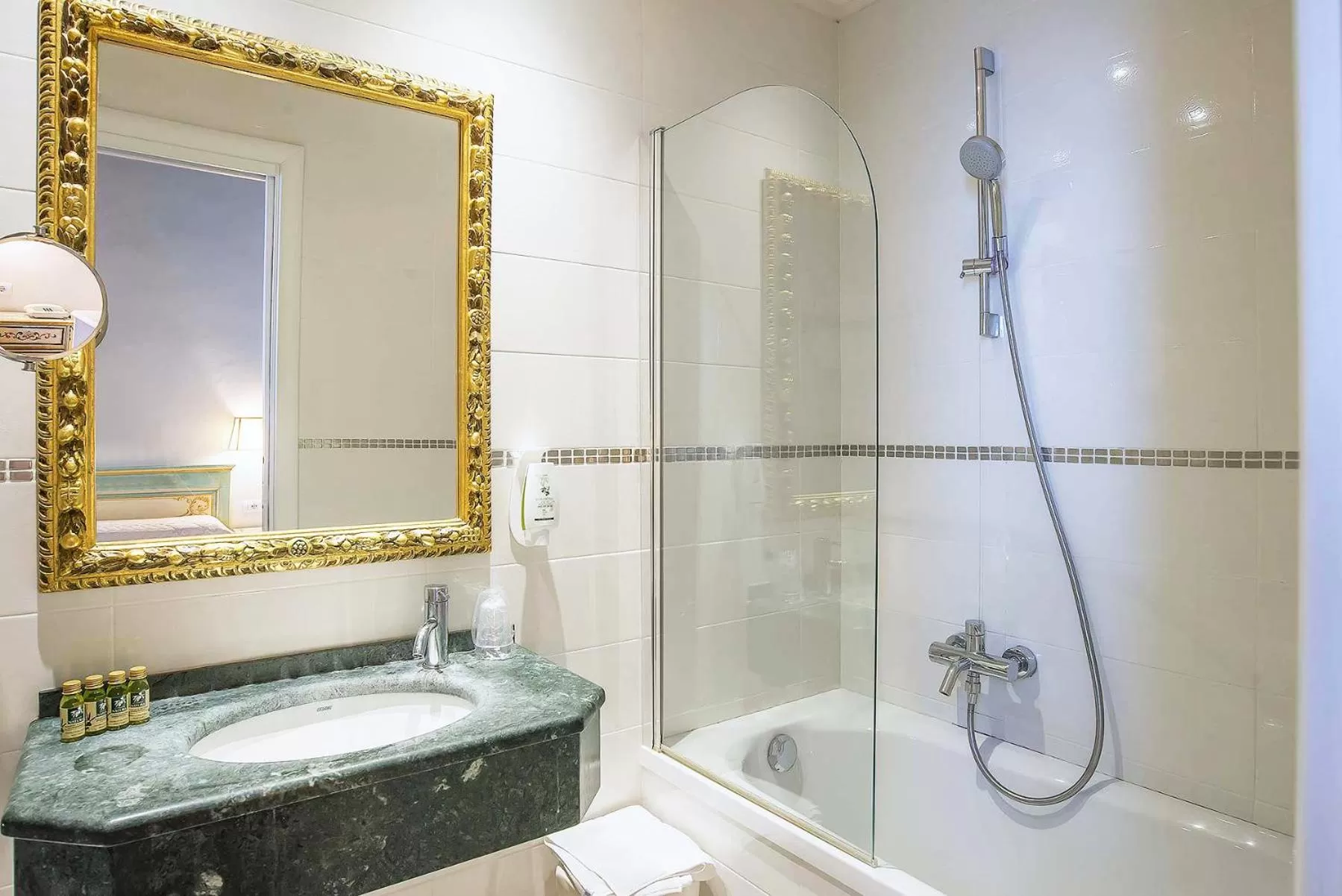 Bathroom in Hotel Machiavelli Palace