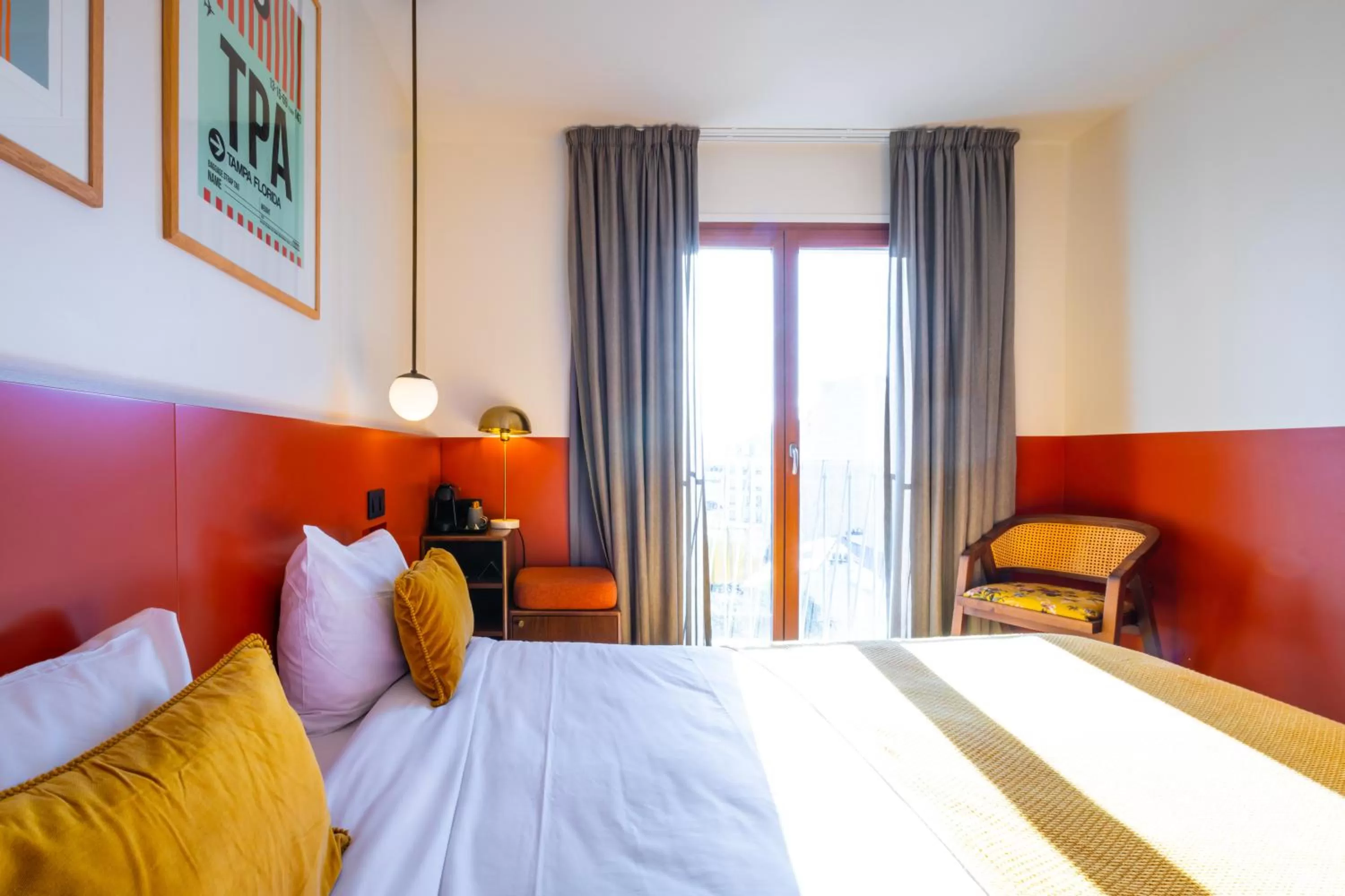 Bed in The People - Paris Nation