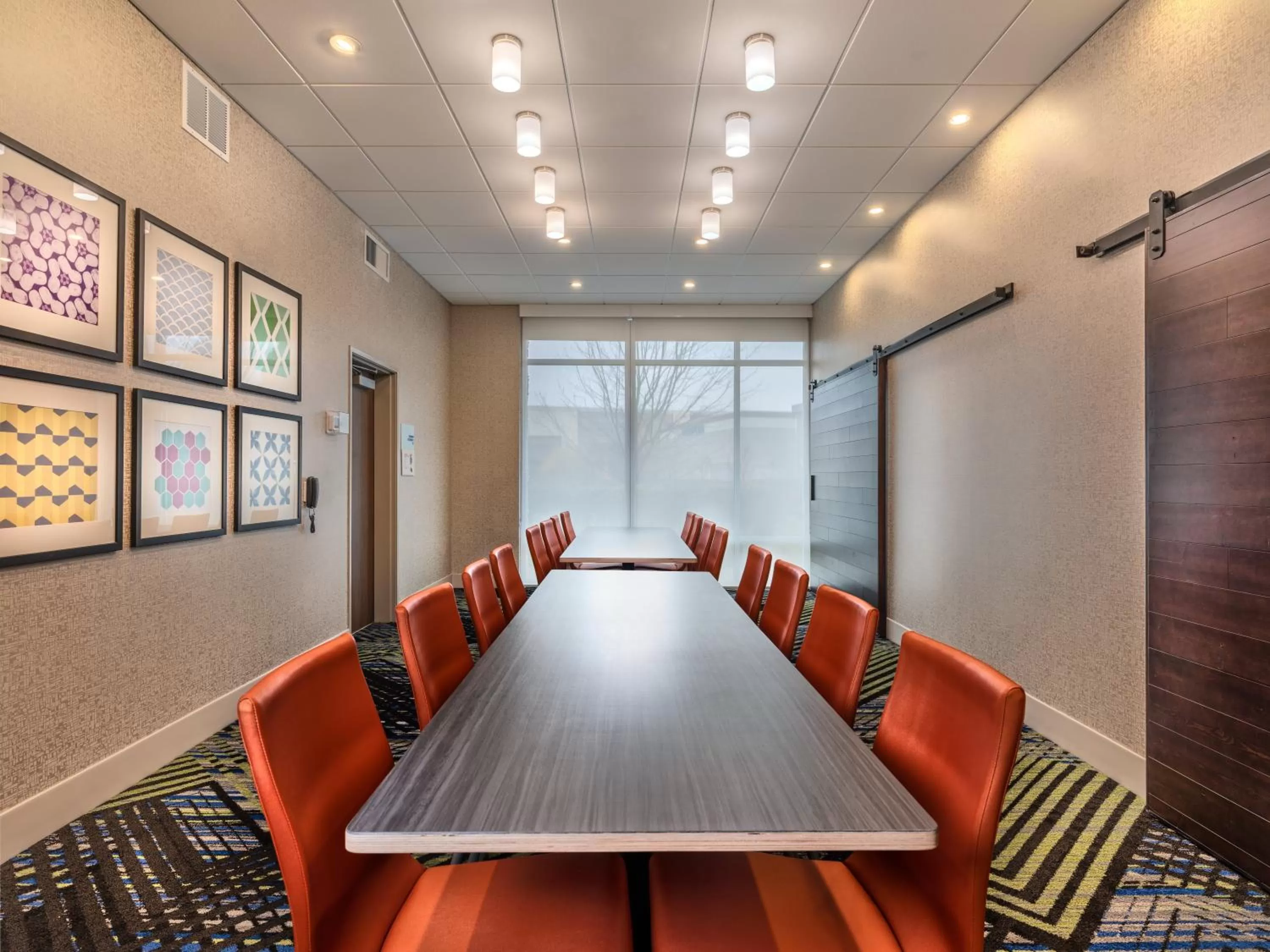 Meeting/conference room in Holiday Inn Express & Suites Salem North - Keizer by IHG