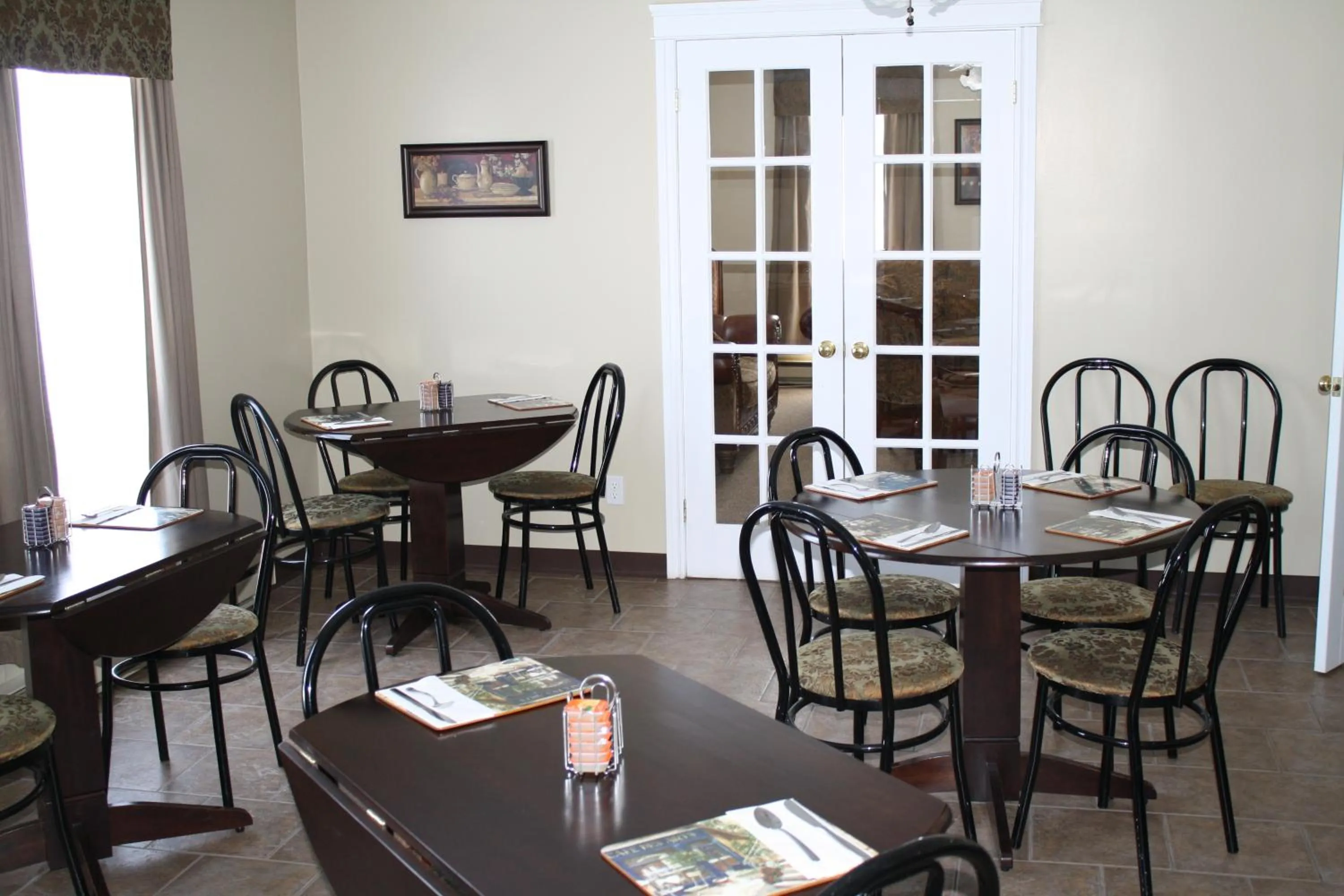 Restaurant/places to eat in The Country Inn Motel