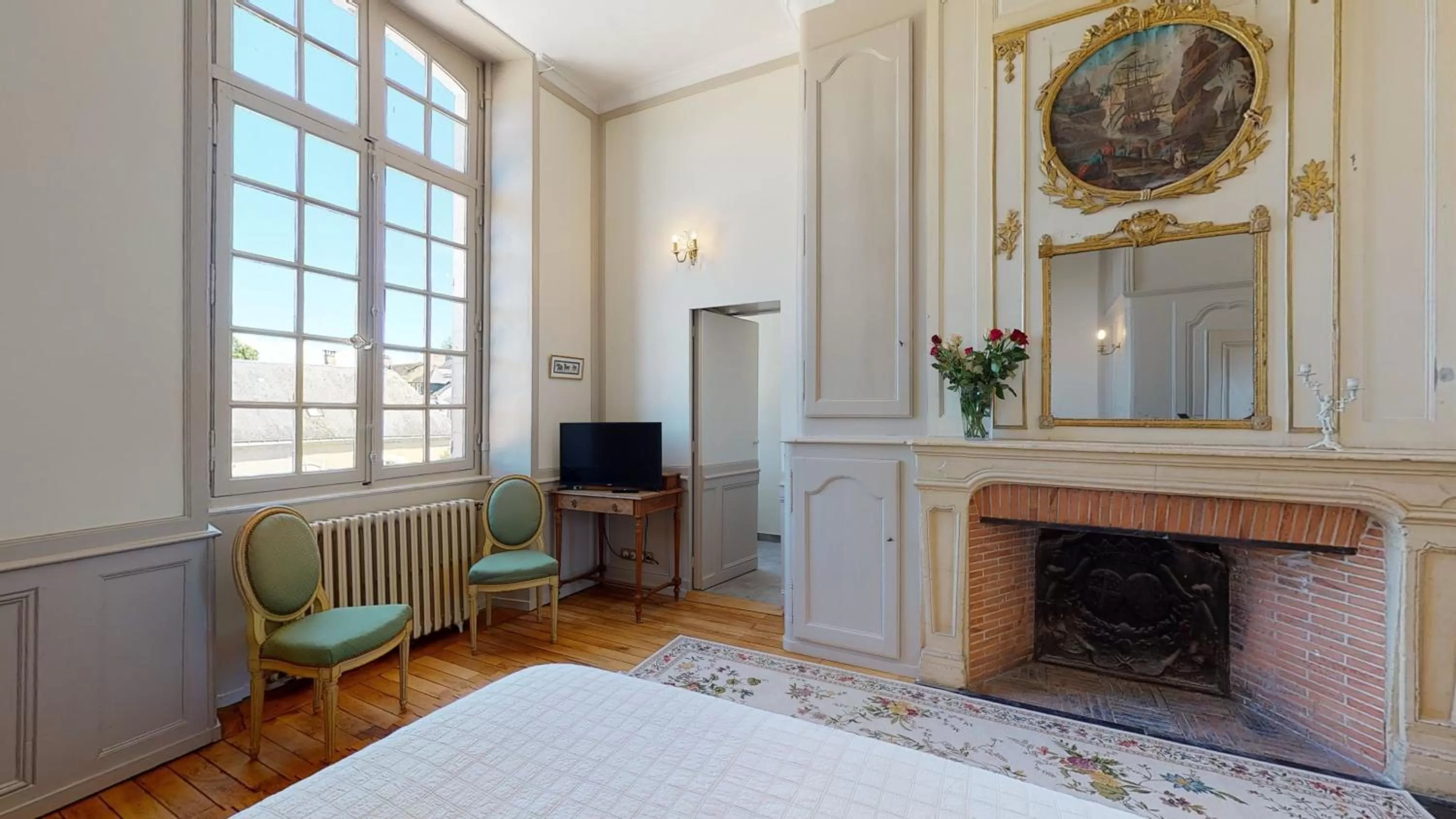 Bedroom, TV/Entertainment Center in La Templerie