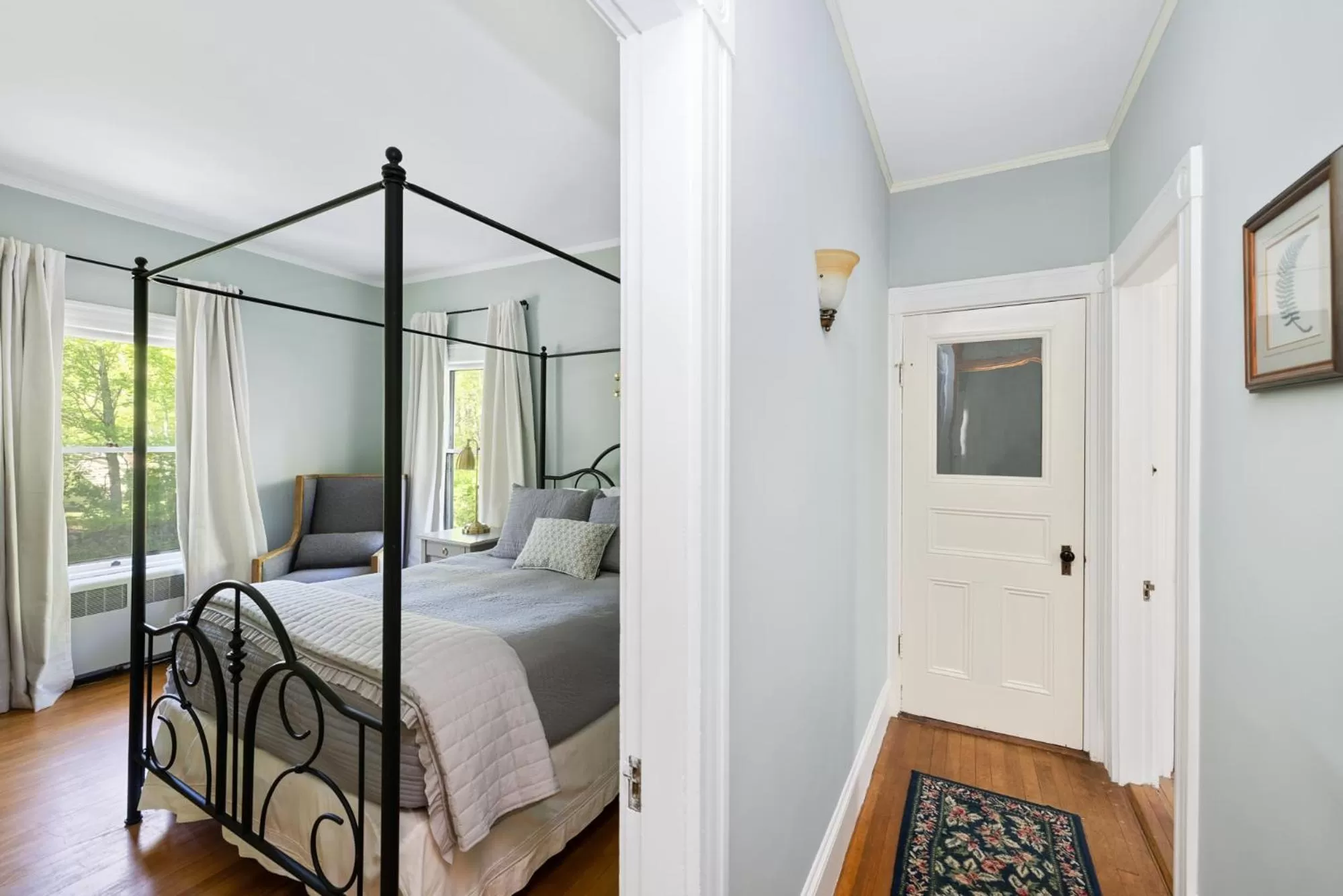 Bed in Noble House Inn