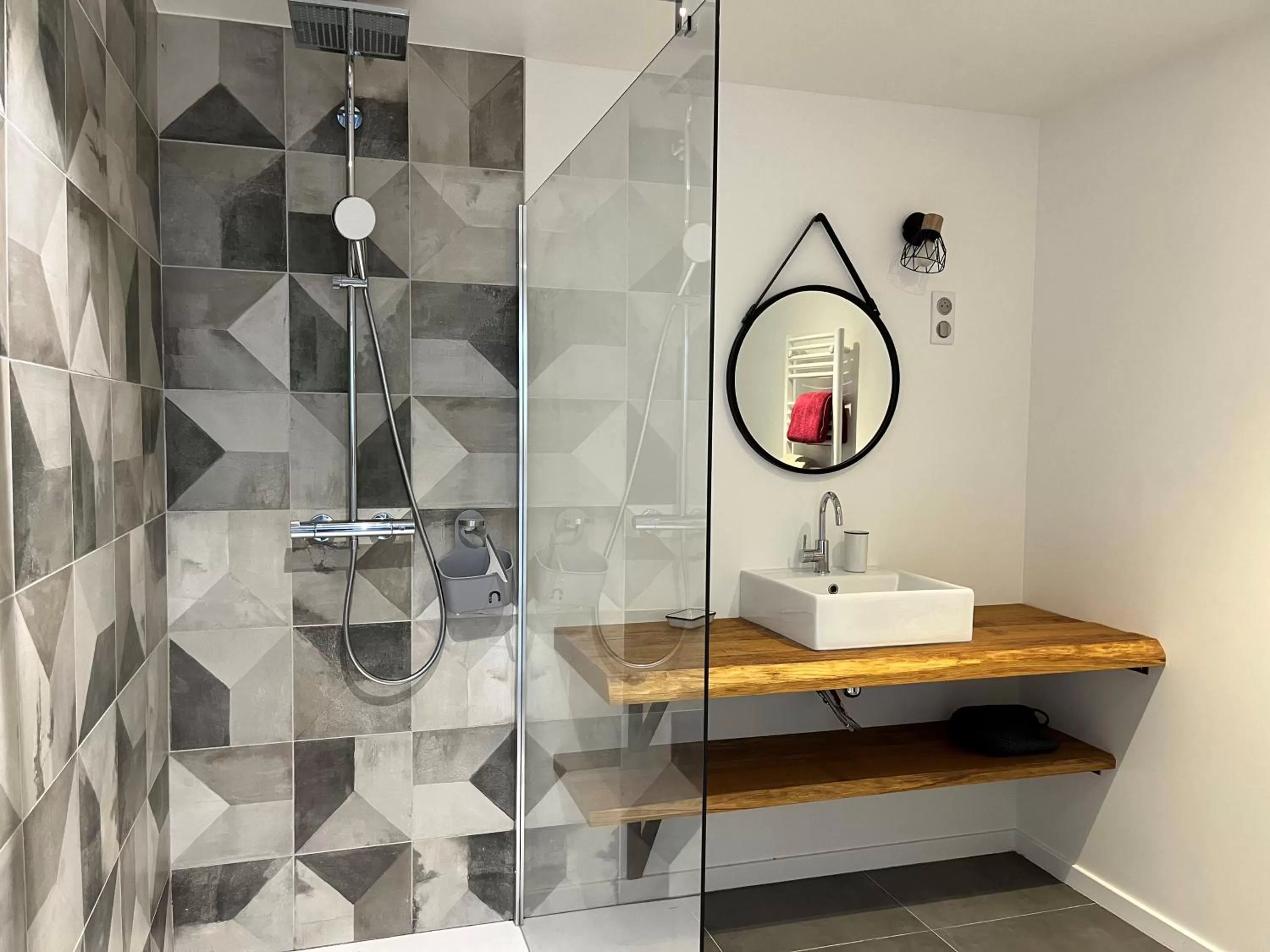 Queen Room with Garden View in La Maison de Paul & Margaux