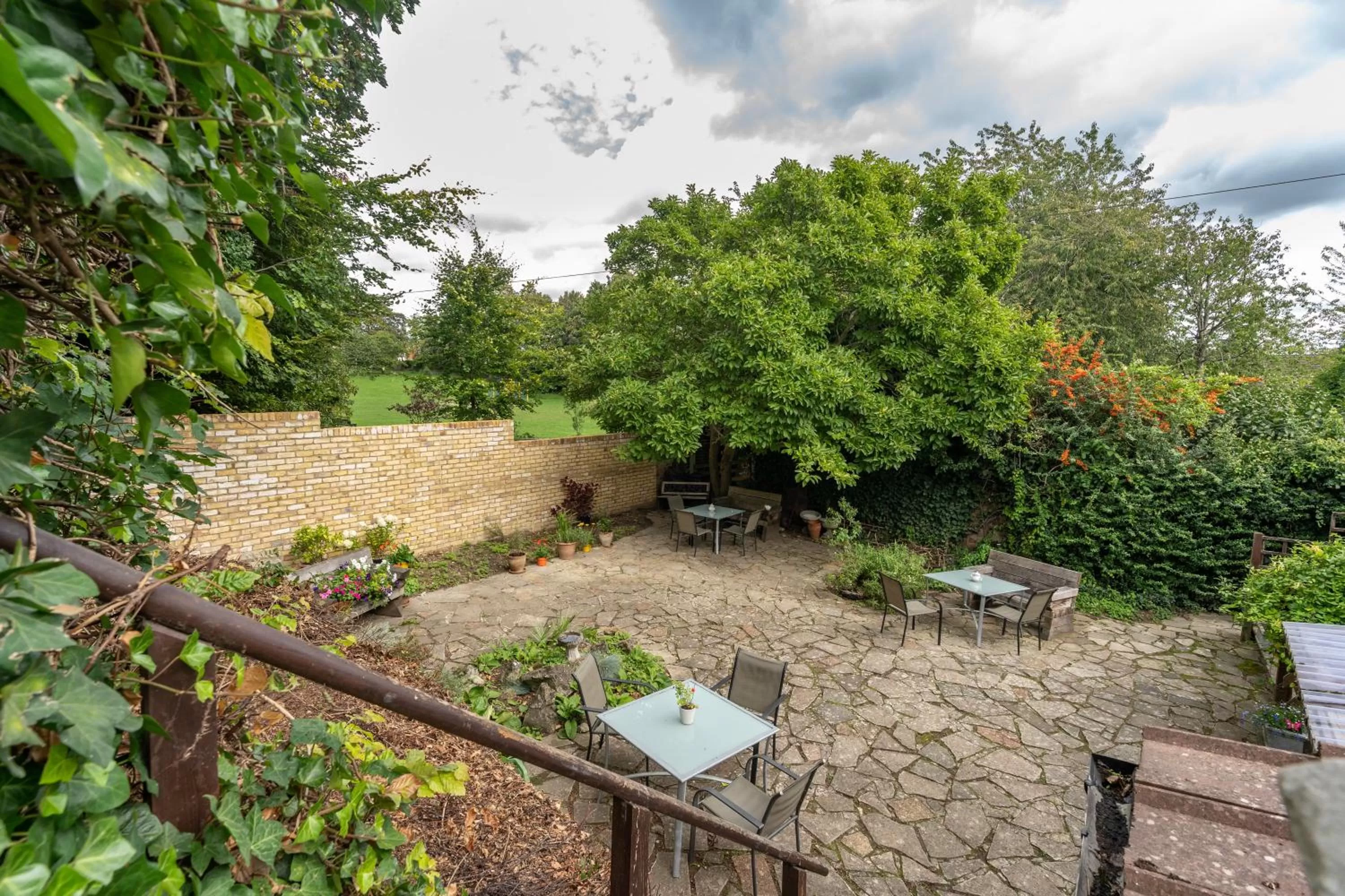 Garden in Rock House Bed and Breakfast