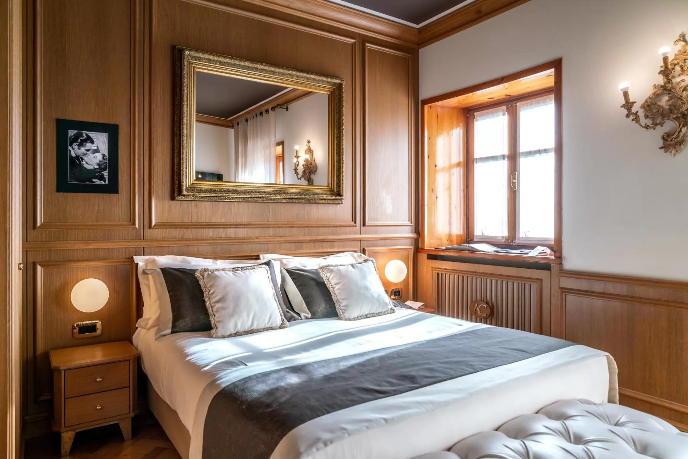 Photo of the whole room, Bed in Ambra Cortina Luxury&Fashion Hotel