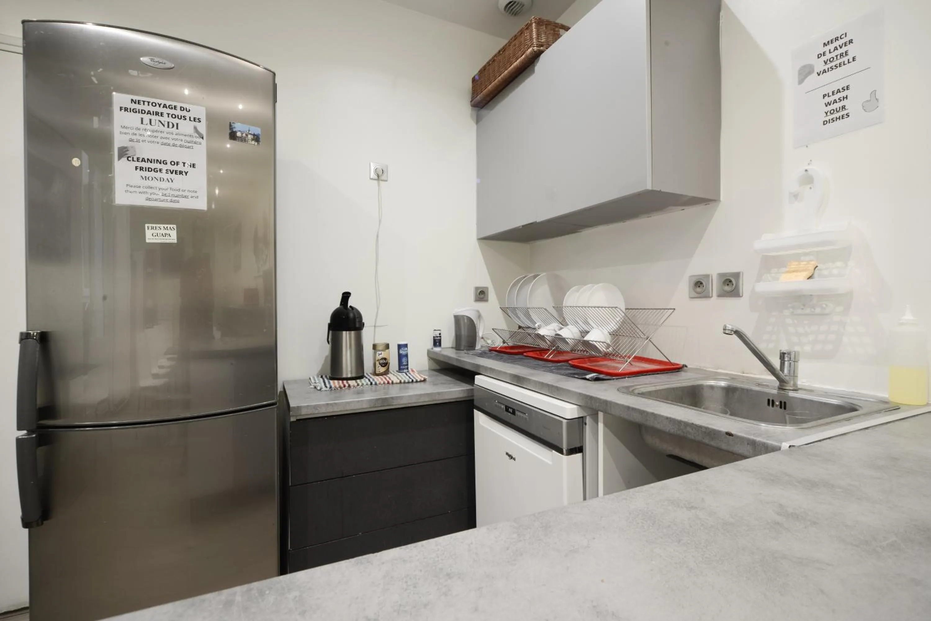 Kitchen or kitchenette in Enjoy Hostel